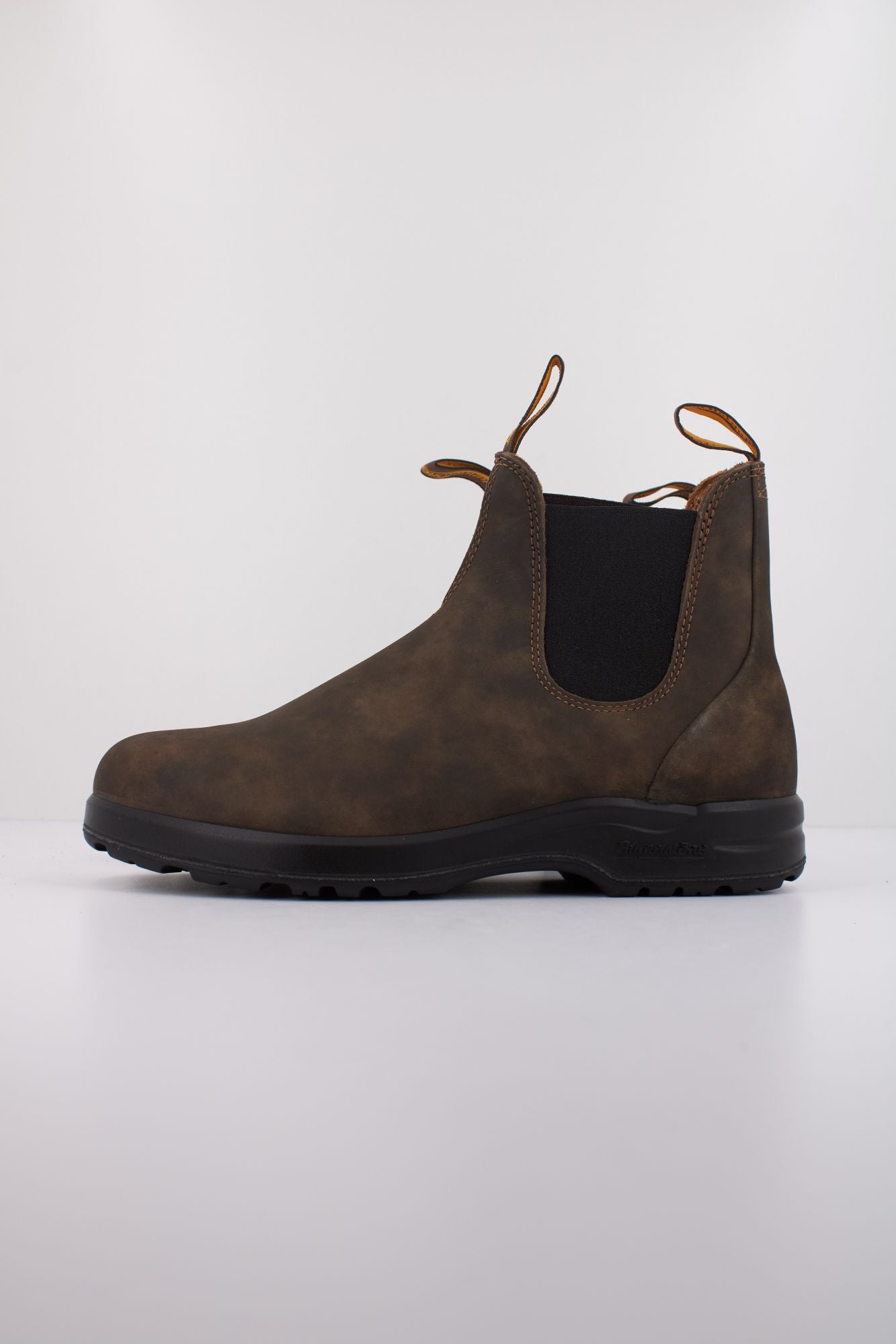 BLUNDSTONE CHELSEA BOOT en color MARRON (1)