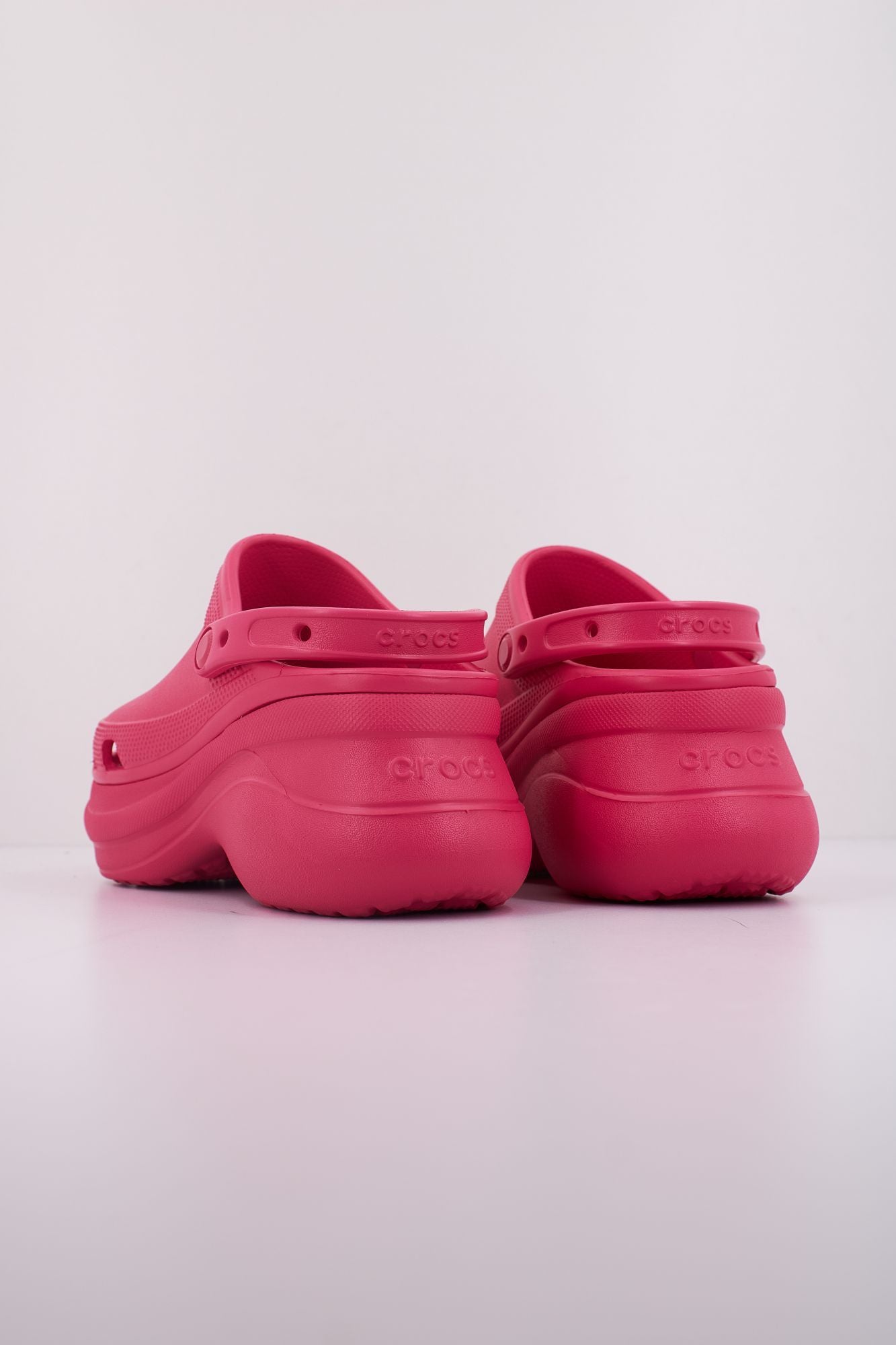 CROCS BAE CLOG en color ROSA (4)
