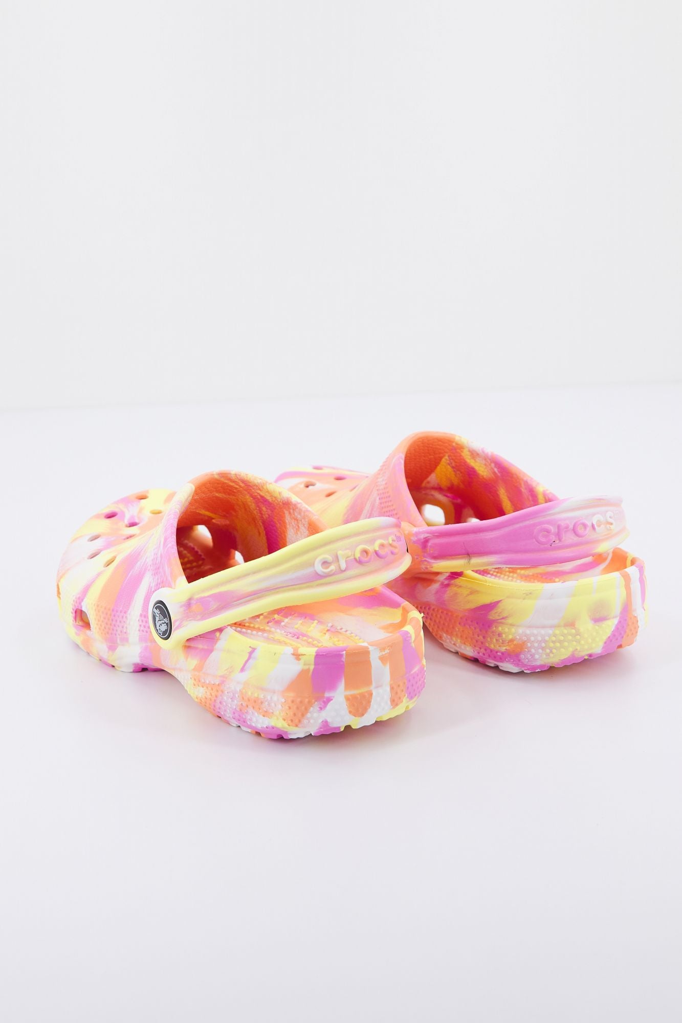 CROCS CLASSIC MARBLED CLOG U en color NARANJA (2)