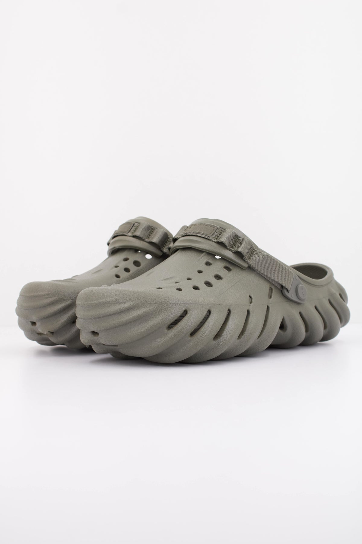 CROCS ECHO CLOG en color VERDE (2)