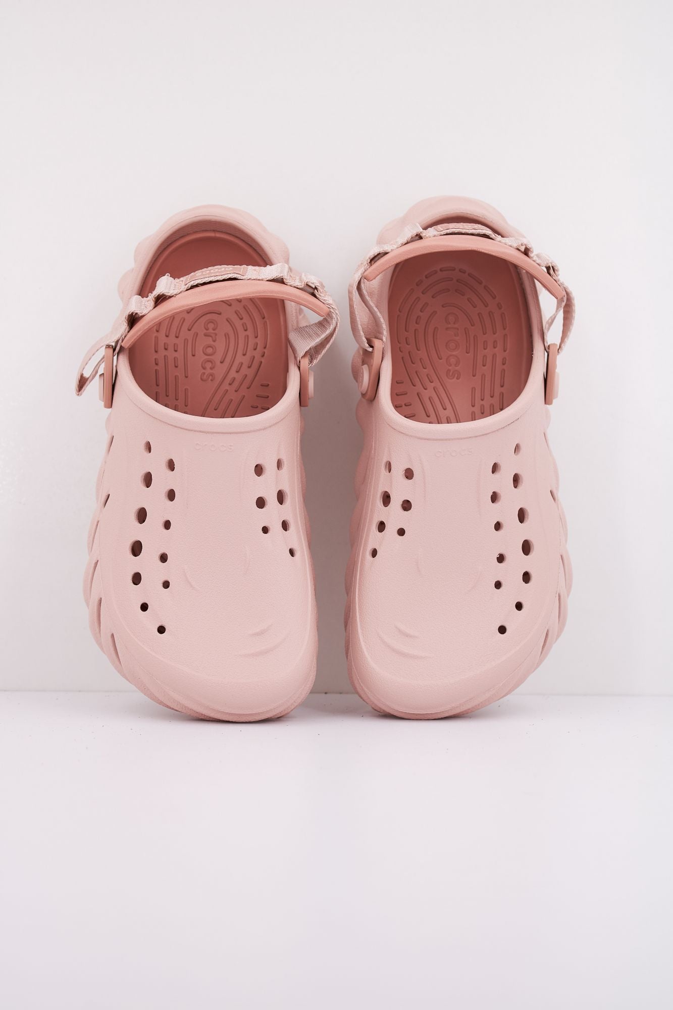 CROCS ECHO CLOG en color ROSA (3)