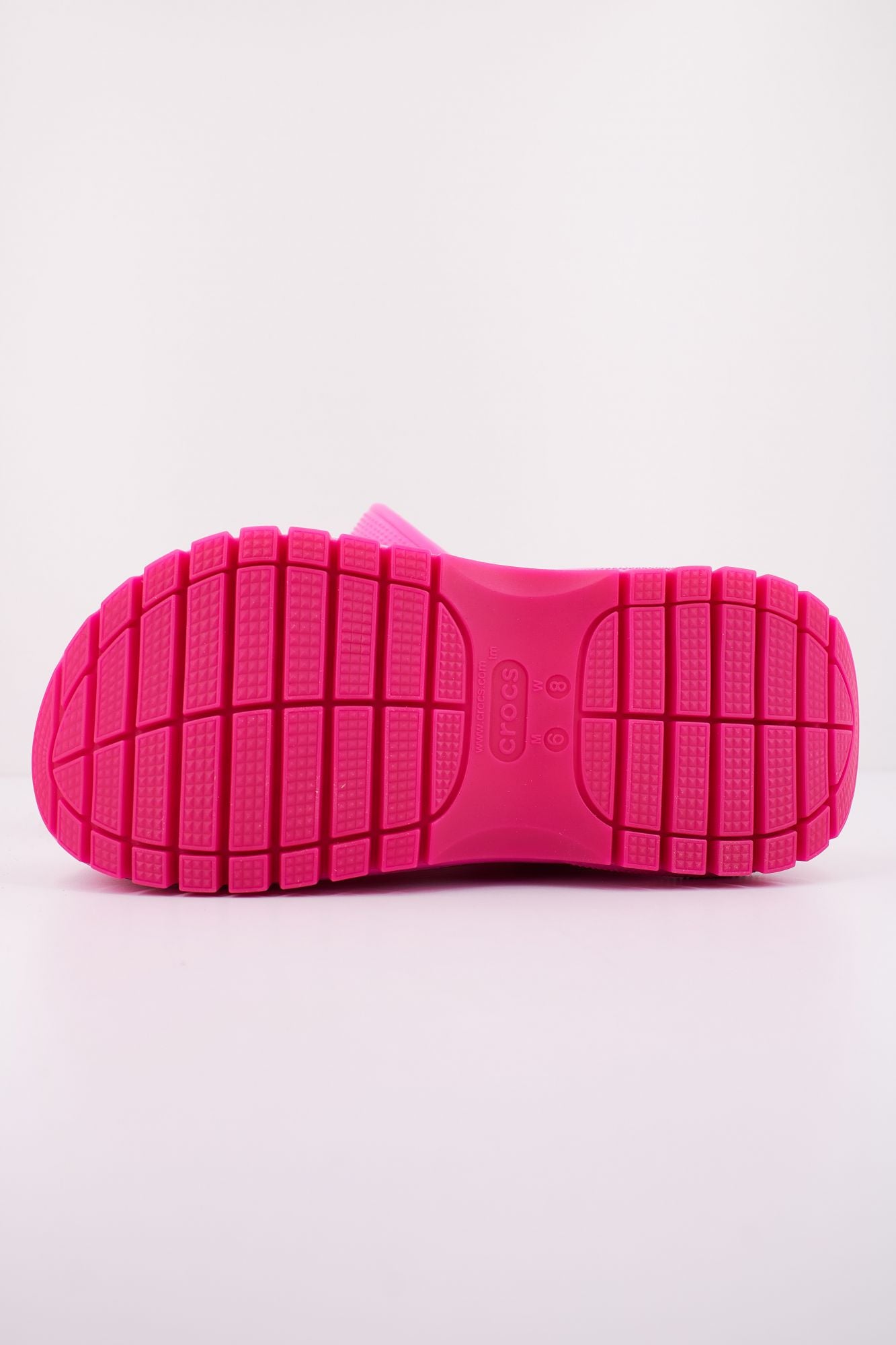 CROCS CLASSIC MEGA CRUSH CLOG en color ROSA (4)
