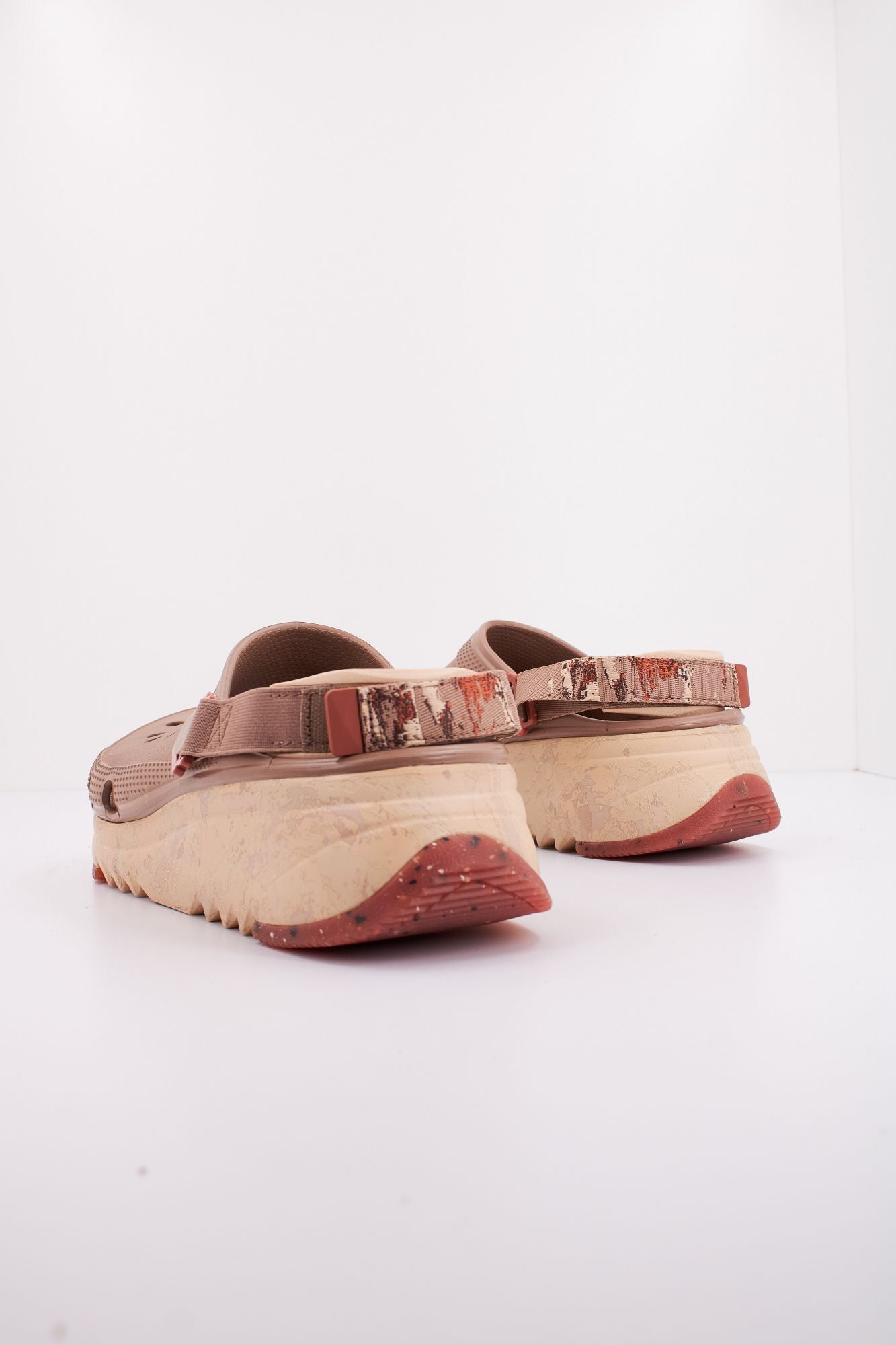 CROCS HIKERXCSPMRBLDCLOG en color MARRON (3)