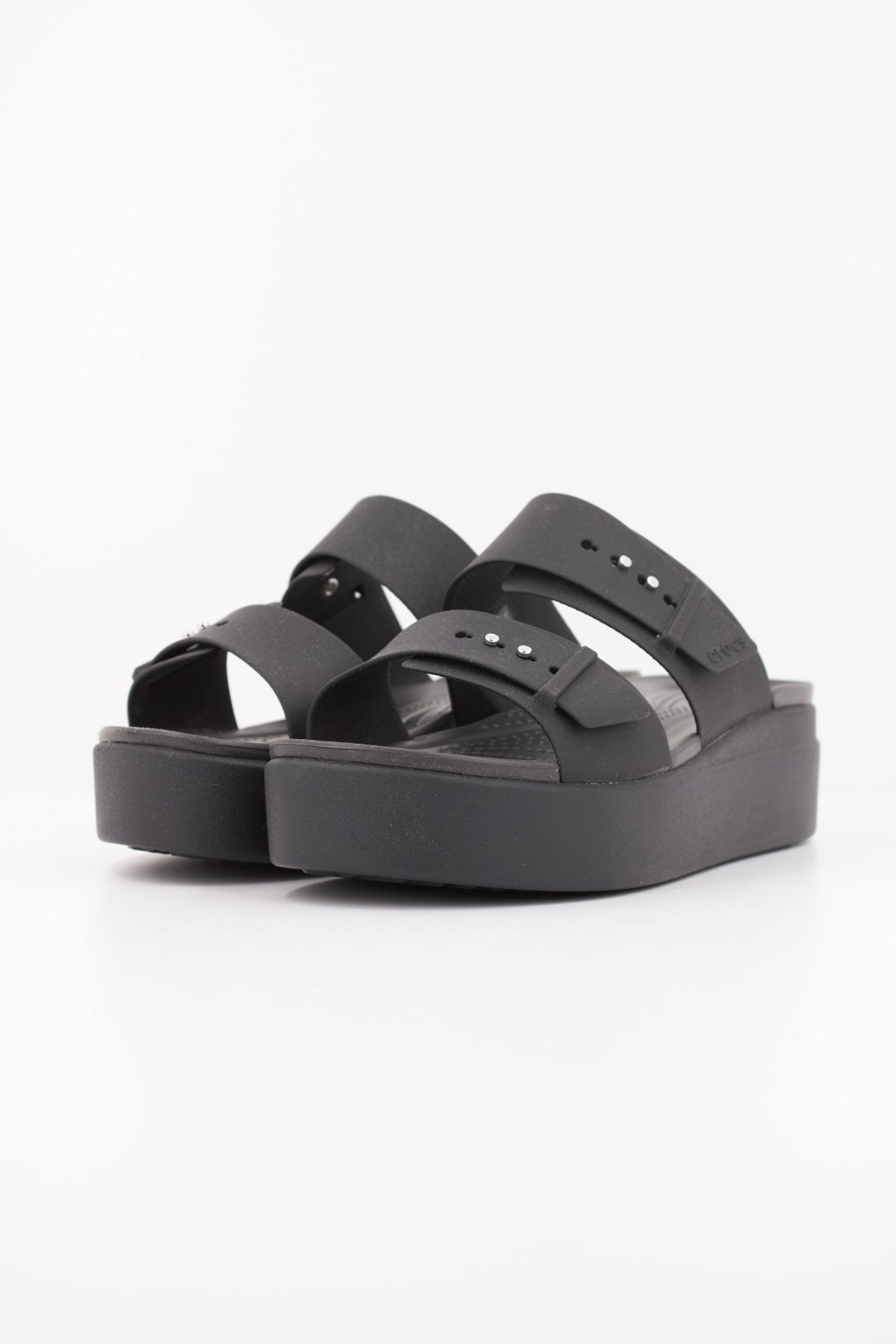 CROCS BROOKLYN W en color NEGRO (2)