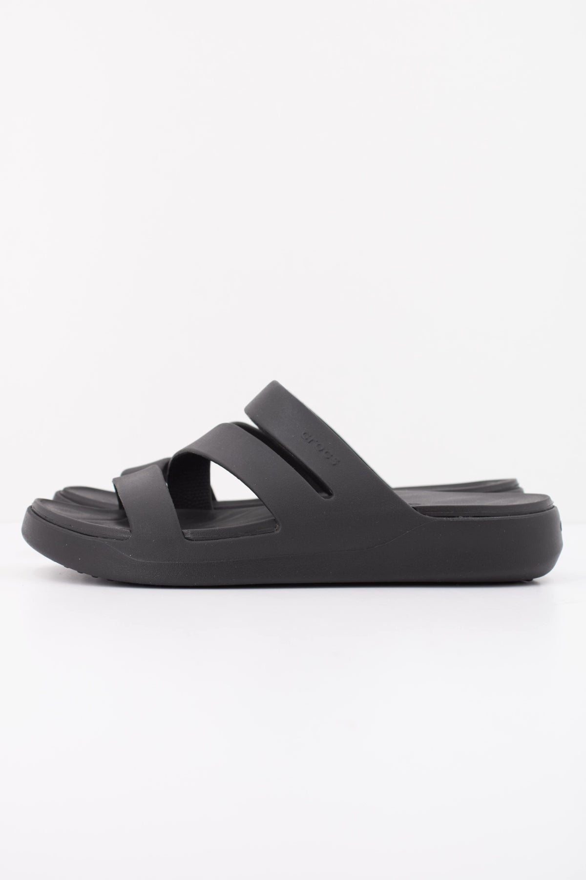 CROCS GETAWAY STRAPPY en color NEGRO (1)