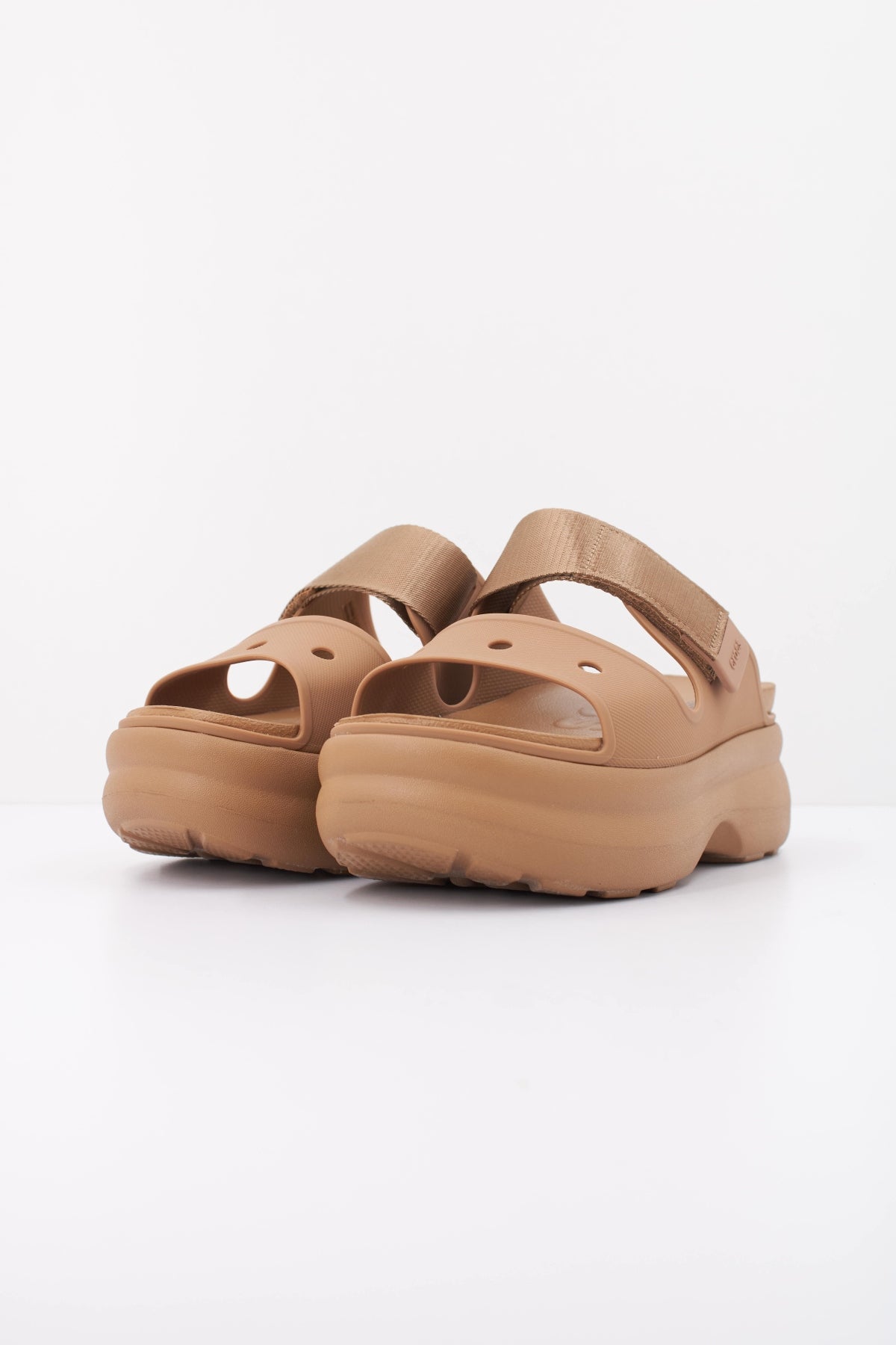 CROCS SOHO TWO STRAP en color MARRON (2)
