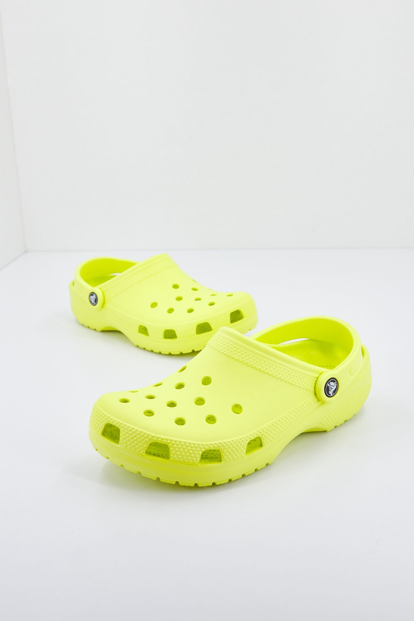 CROCS CLASSIC U en color AMARILLO (1)