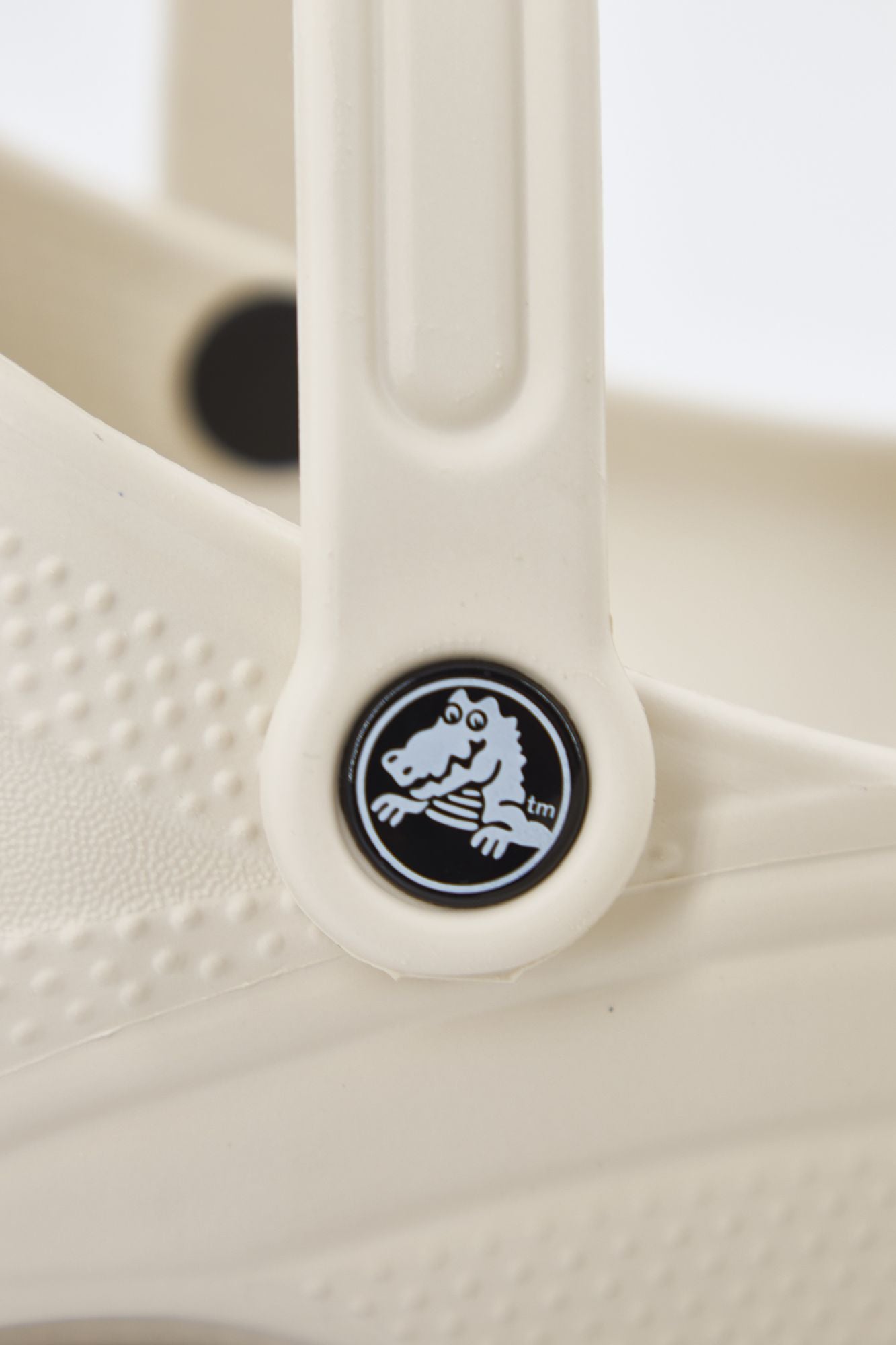 CROCS CLASSIC U en color BEIS (4)