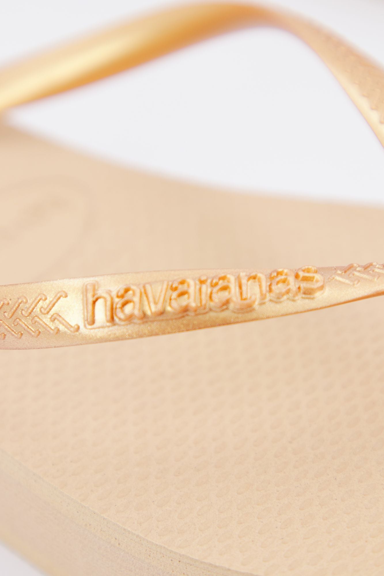 HAVAIANAS SLIM PLATFORM en color ORO (4)