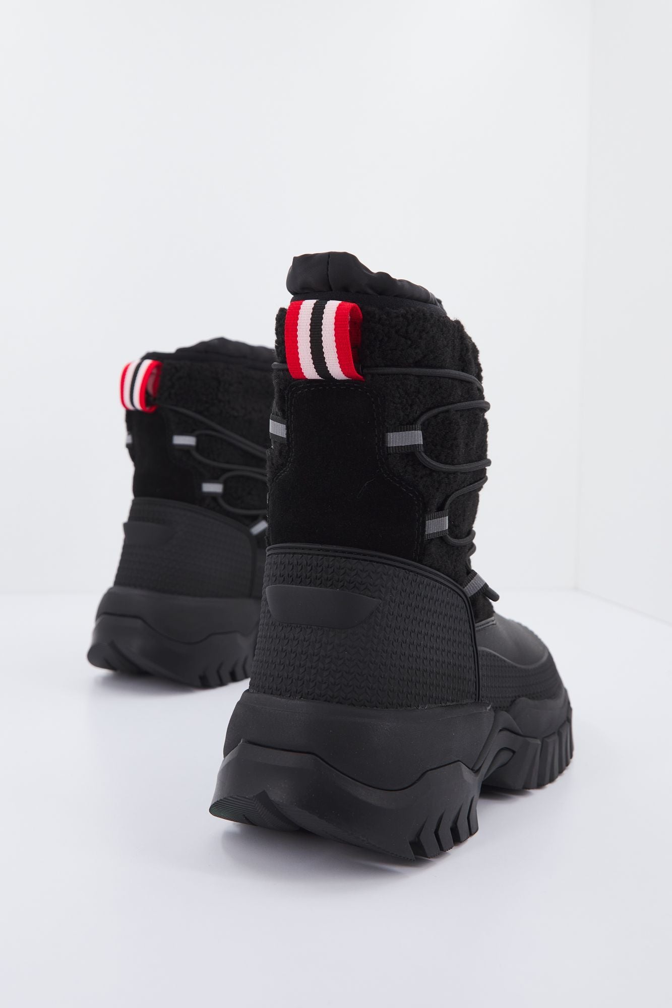 HUNTER WANDERER SHORT SHER en color NEGRO (3)
