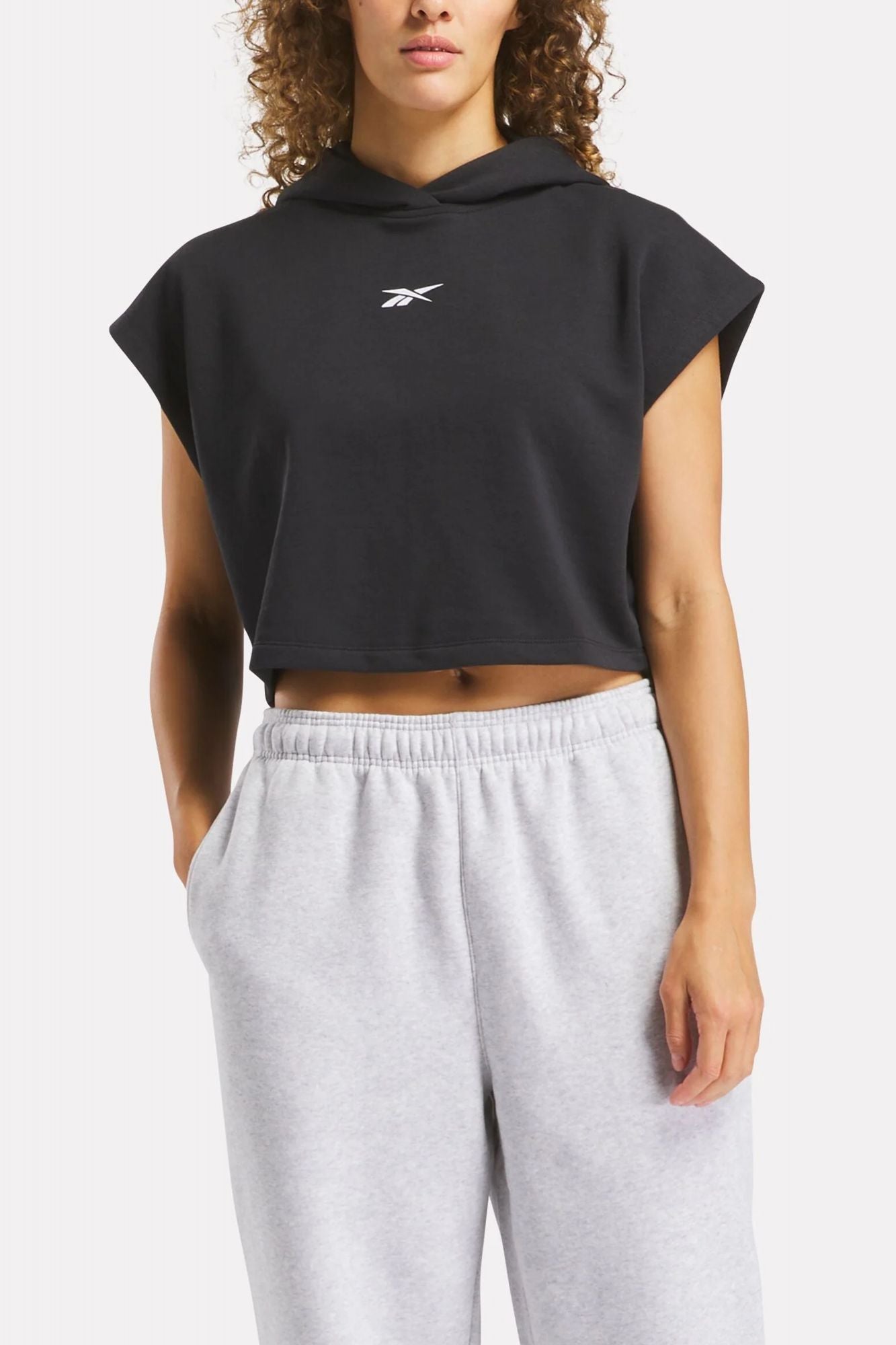 REEBOK BBALL OFF COURT CROP HOO en color NEGRO (1)