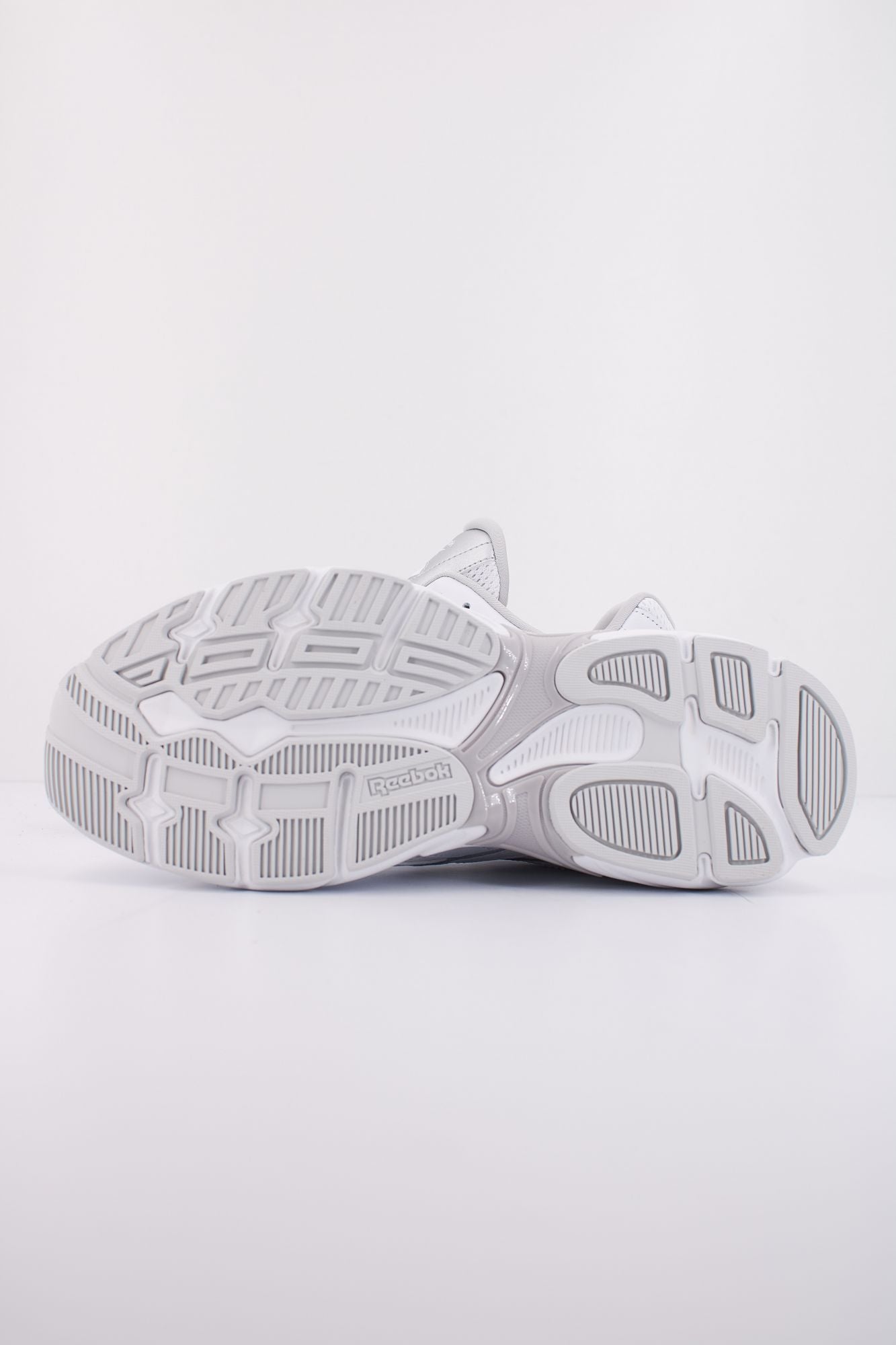 REEBOK  ROAD PRIME en color BLANCO (5)