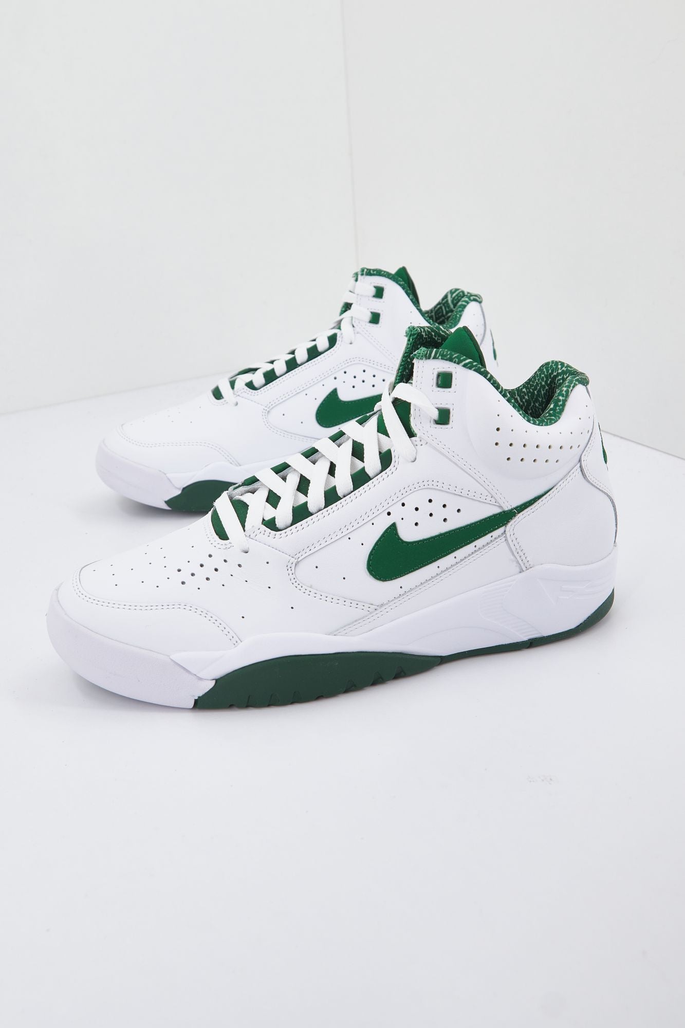 NIKE AIR FLIGHT LITE MID MEN en color BLANCO (1)