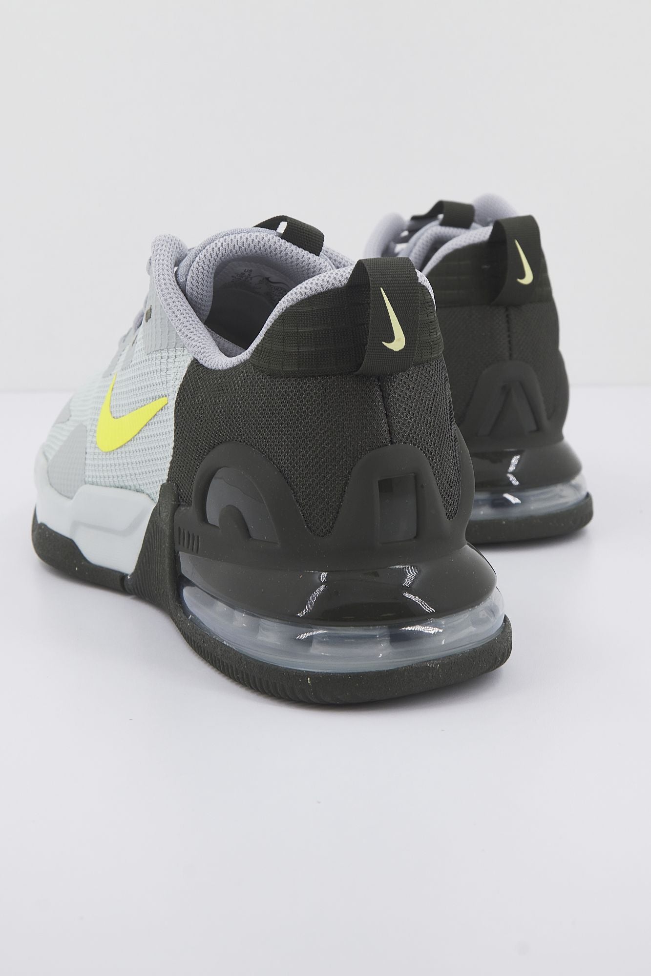 NIKE AIR MAX ALPHA TRAINER 5 en color VERDE (3)