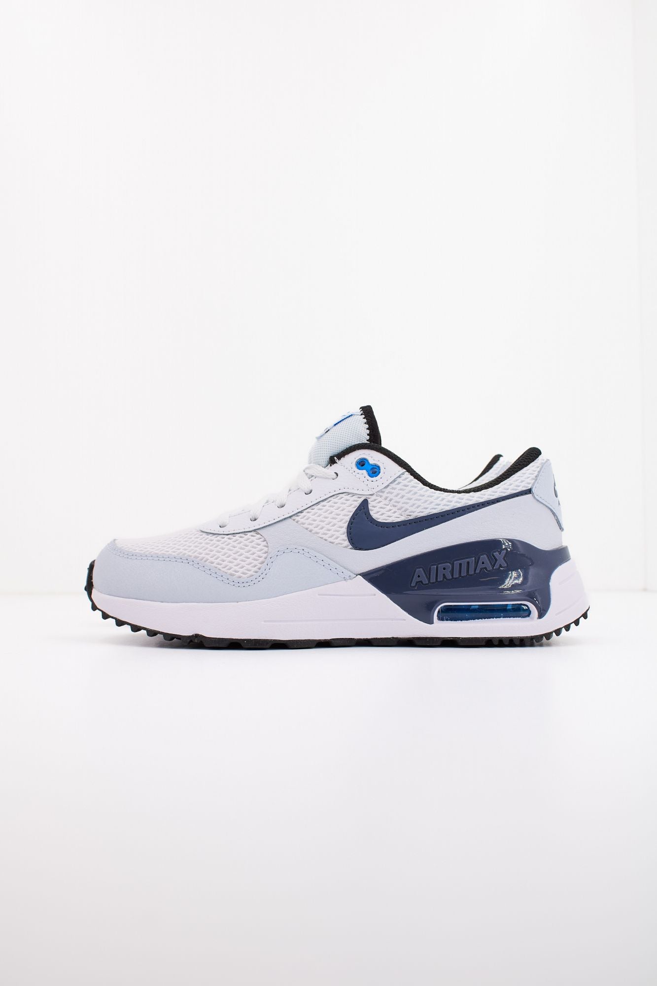 NIKE MAX SYSTM en color BLANCO (1)