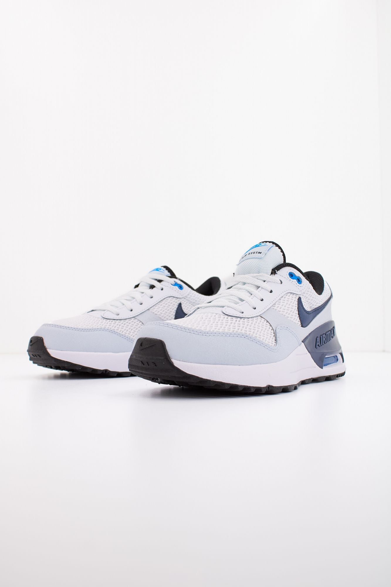 NIKE MAX SYSTM en color BLANCO (2)