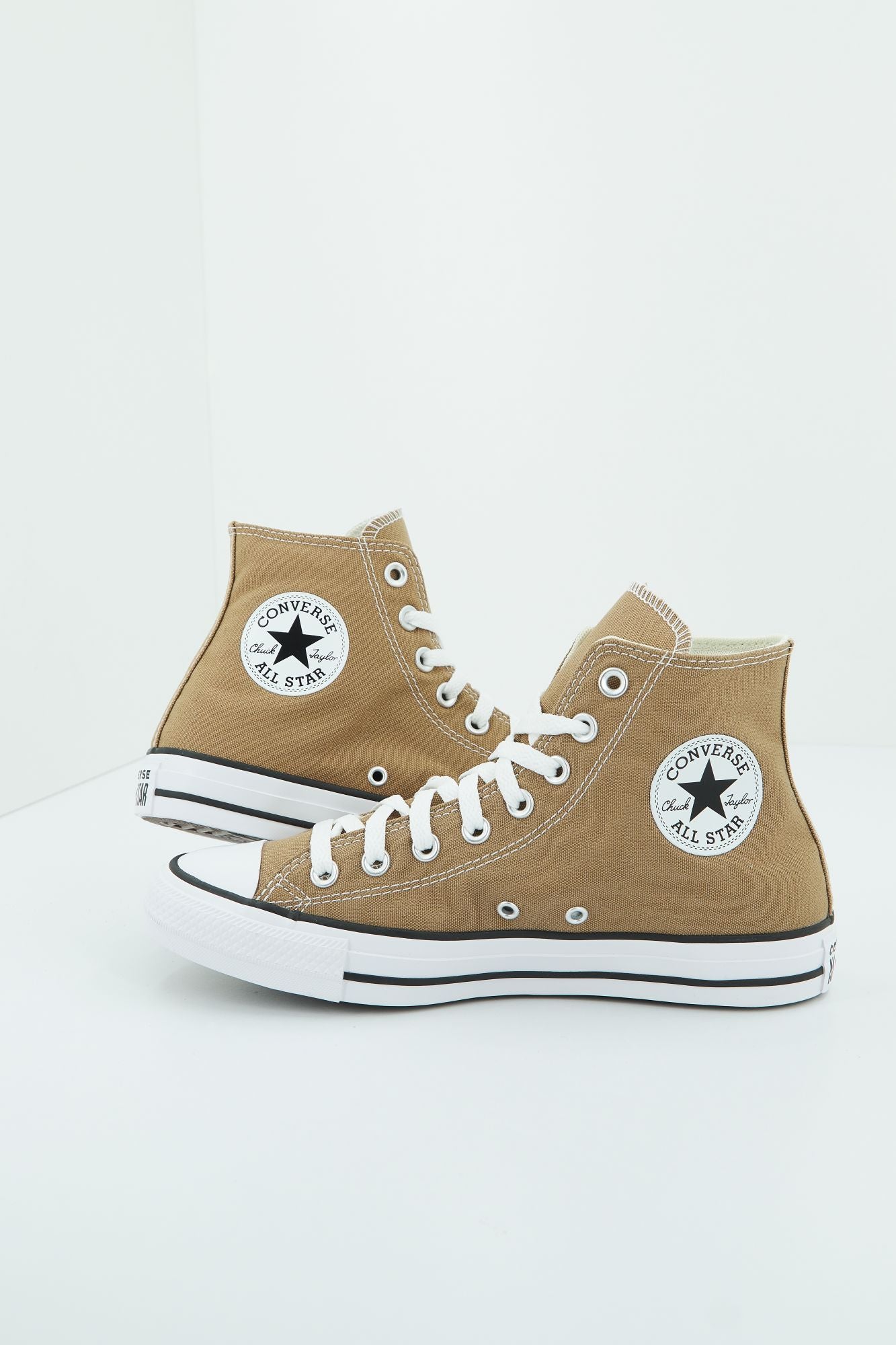CONVERSE CHUCK TAYLOR ALL STAR UNISEX en color MARRON (1)