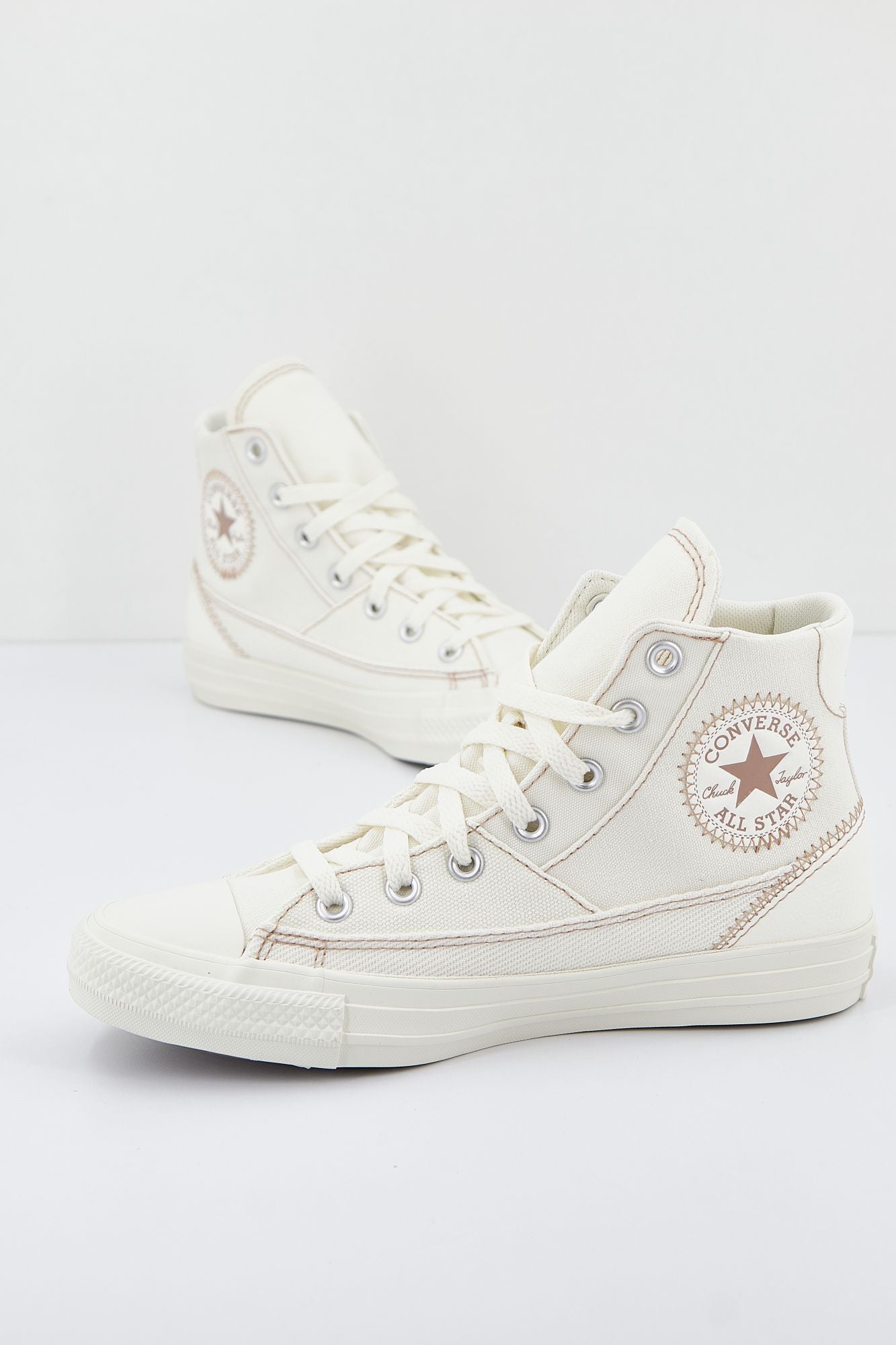 CONVERSE CHUCK TAYLOR ALL STAR  PATCHWORK HI en color BLANCO (1)