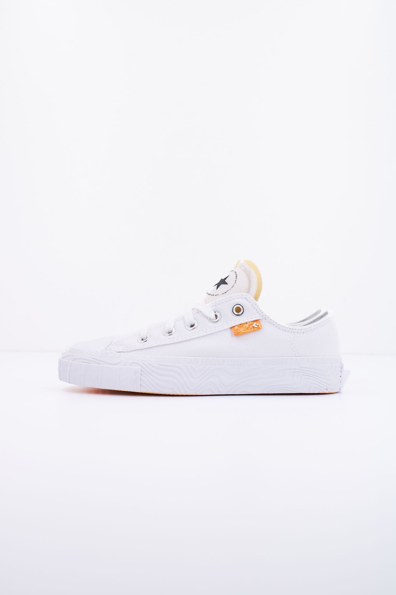 CONVERSE CHUCK TAYLOR ALT STAR OX en color BLANCO (1)