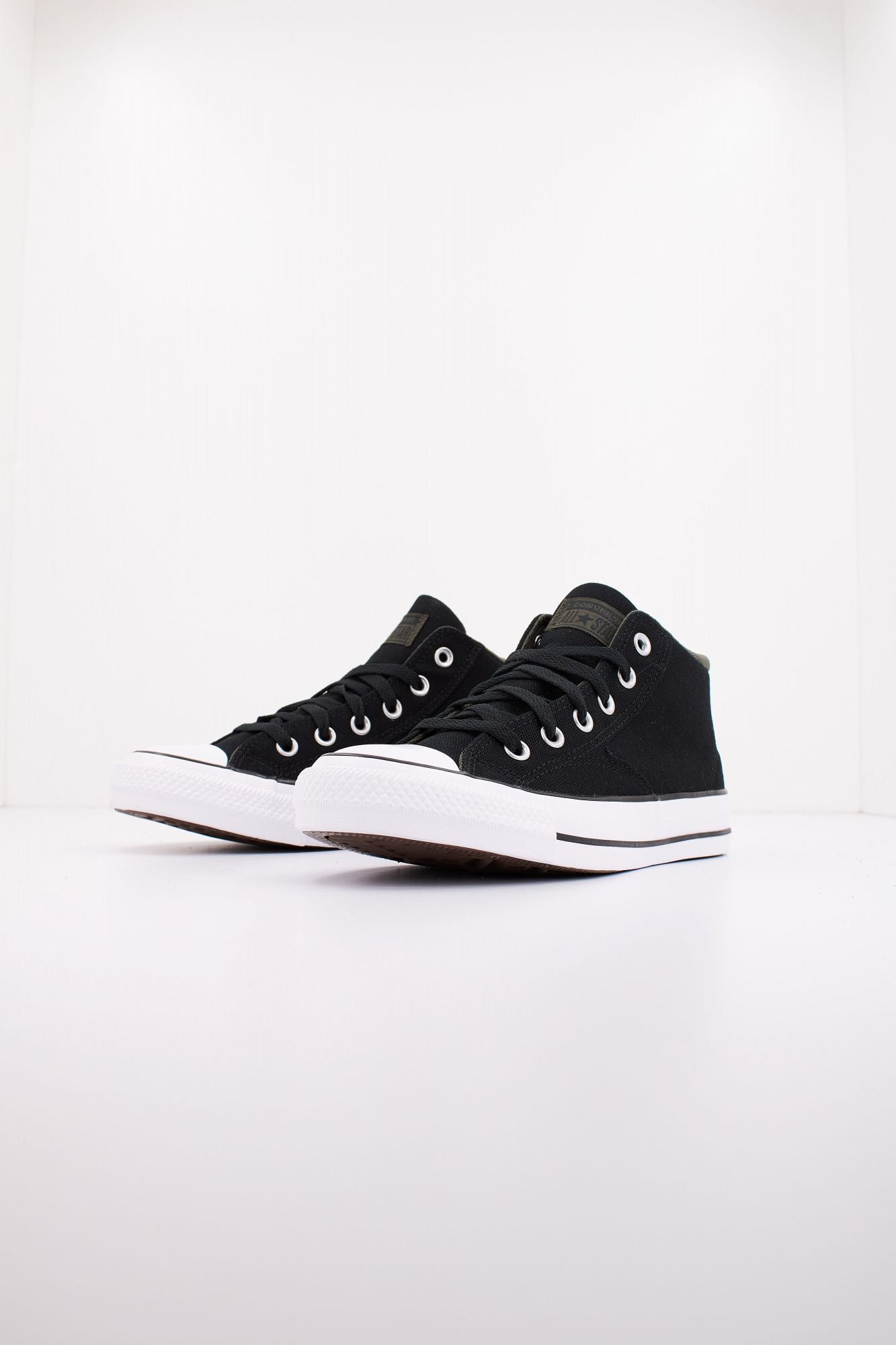 CONVERSE CHUCK TAYLOR ALL STAR MALDEN STREET en color NEGRO (2)