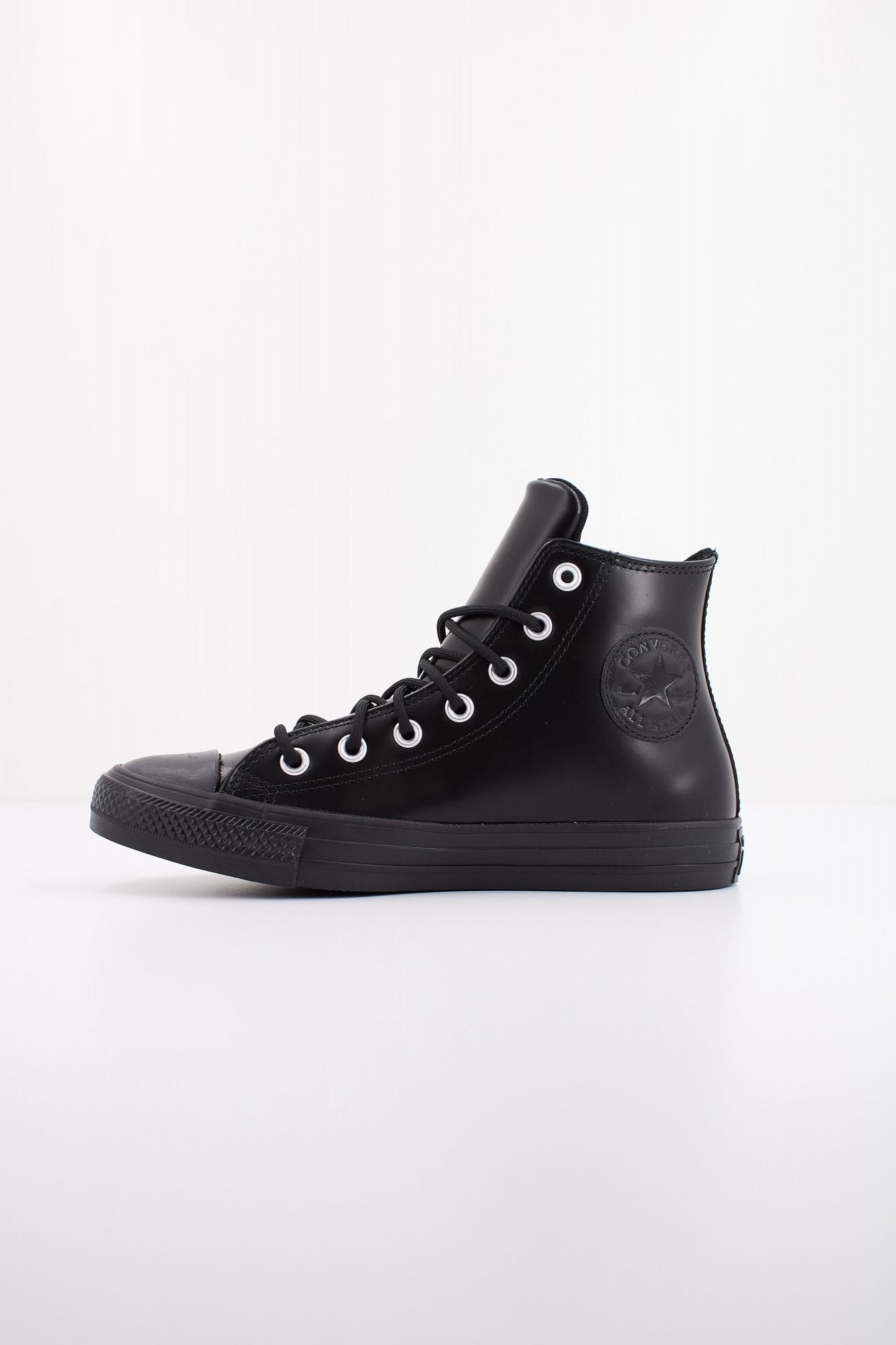 CONVERSE  CHUCK TAYLOR ALL STAR LEATHER en color NEGRO (1)