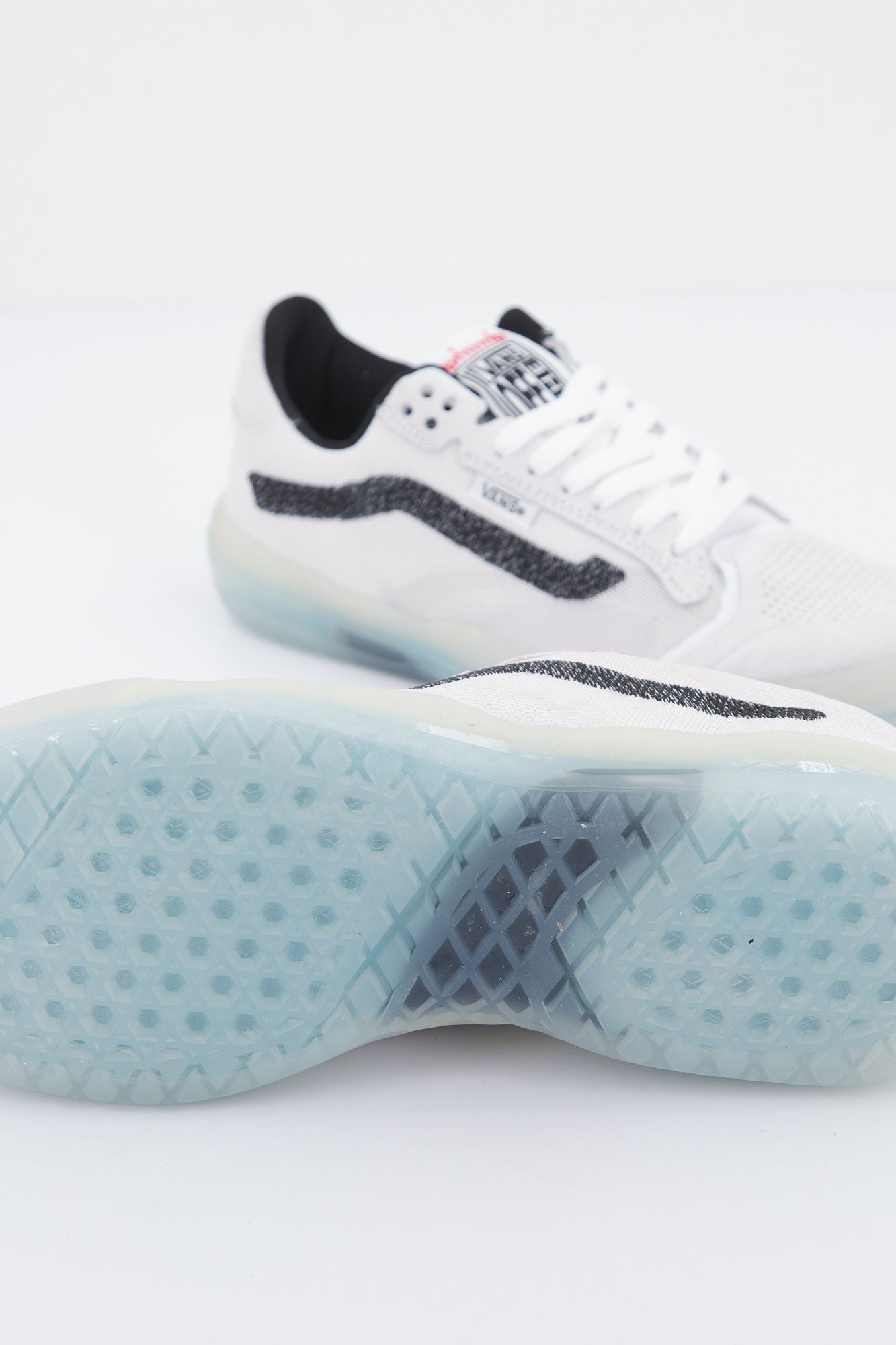 VANS UA EVDNT ULTIMATEWAFFL en color BEIS (4)