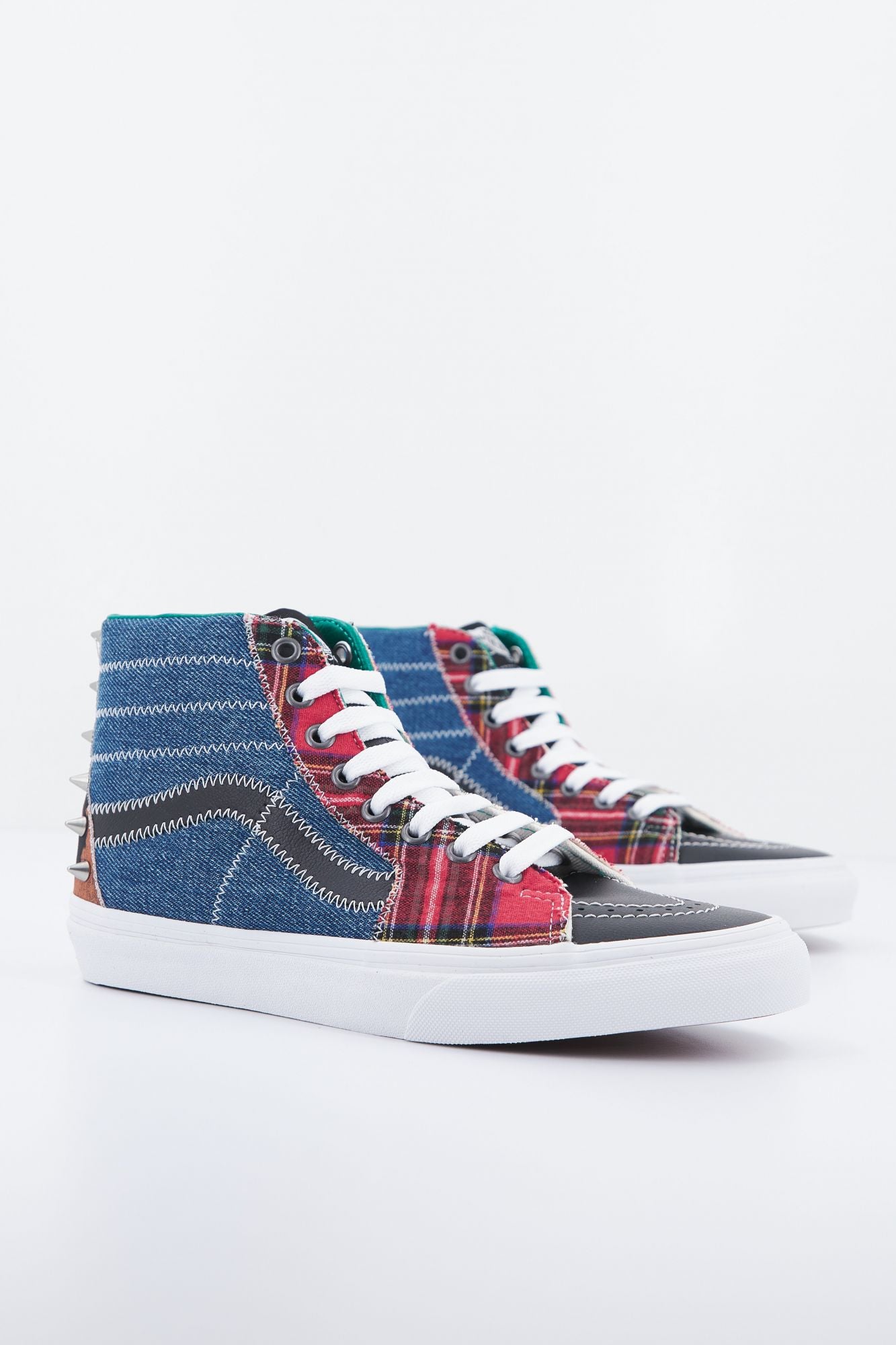 VANS UA SK8-Hi en color NEGRO (2)