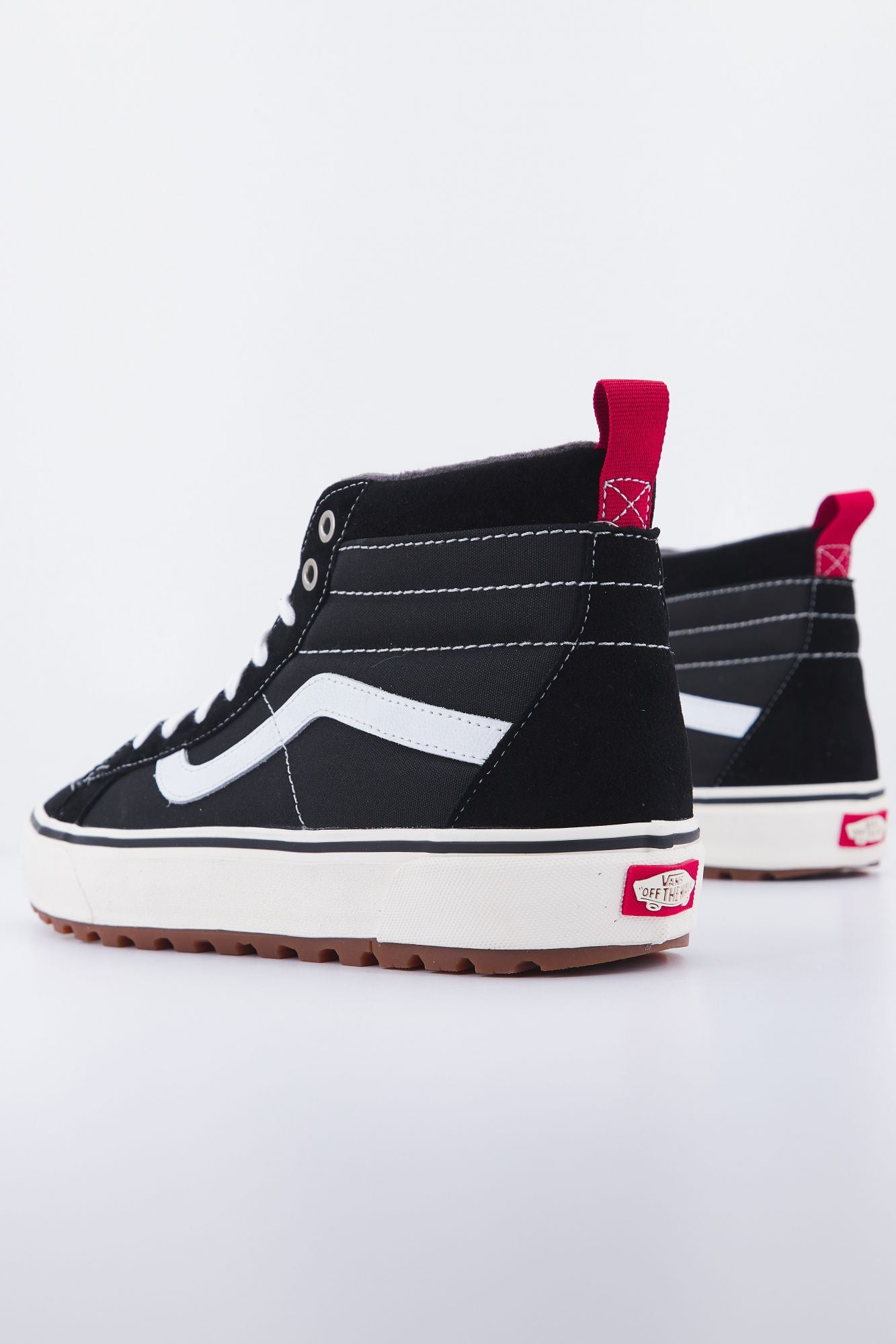 VANS UA SK8- HI MTE-30 en color NEGRO (3)