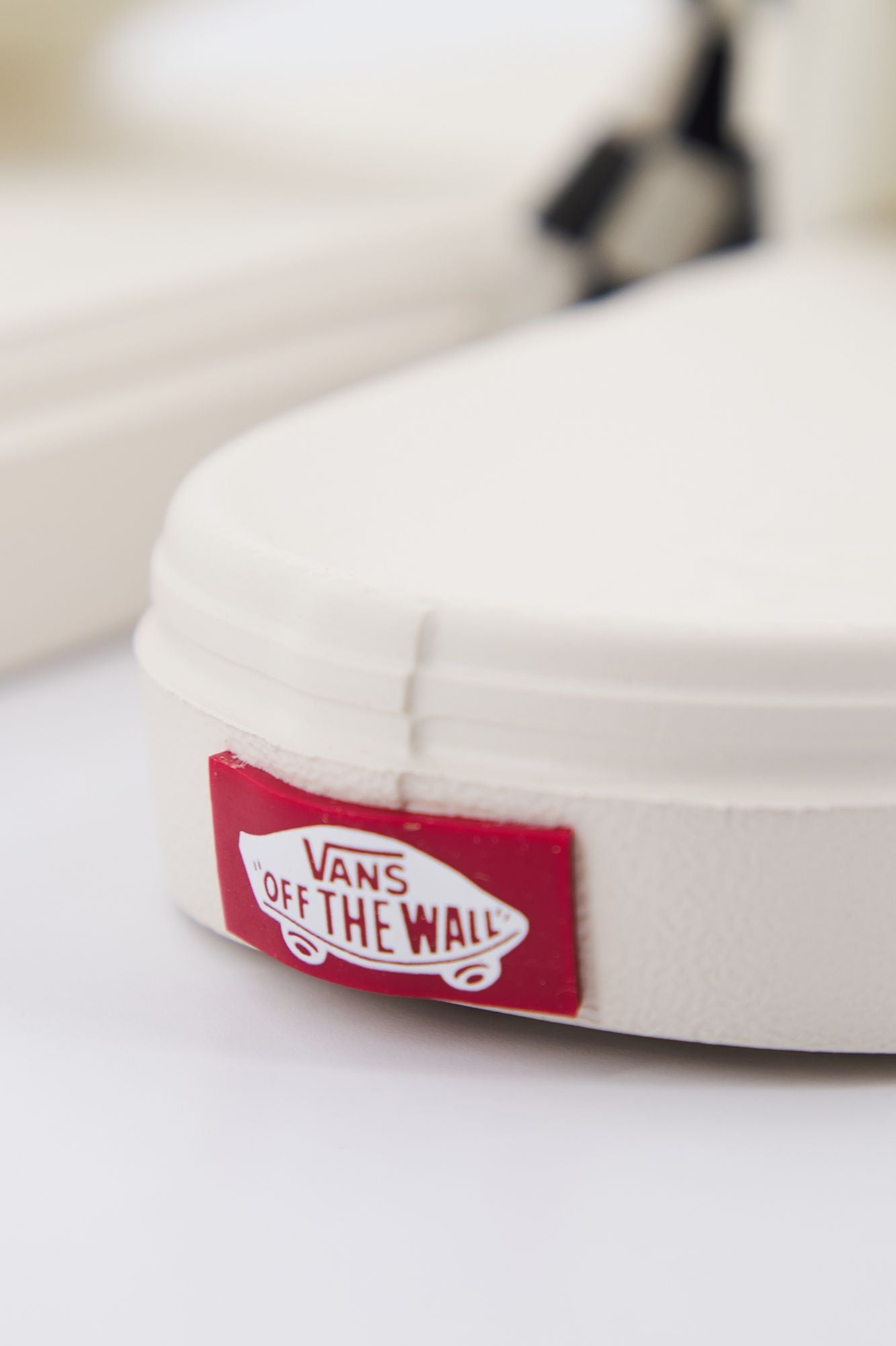 VANS VN0A5HFER6R1  en color BLANCO (4)