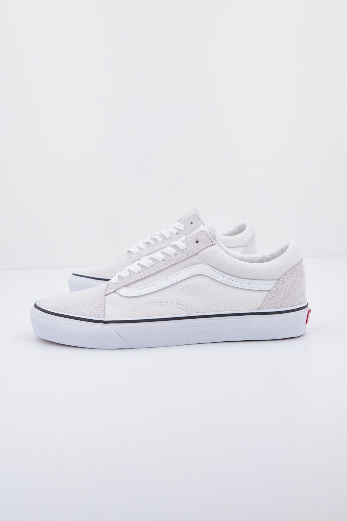 VANS  UA OLD SKOOL en color BLANCO (2)