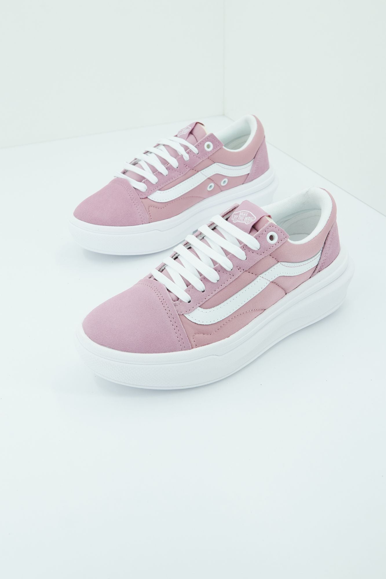 VANS  UA OLD SKOOL en color ROSA (1)