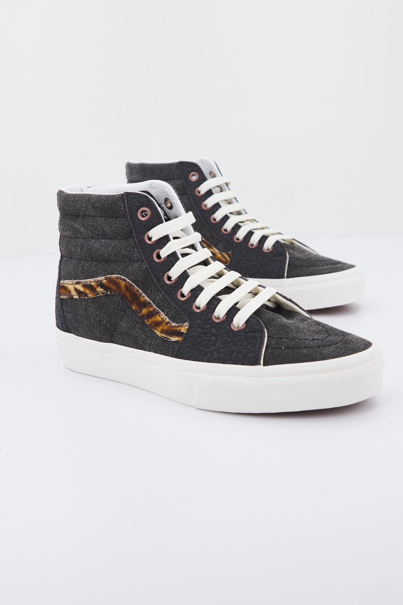 VANS  UA SK8-HI en color GRIS (2)