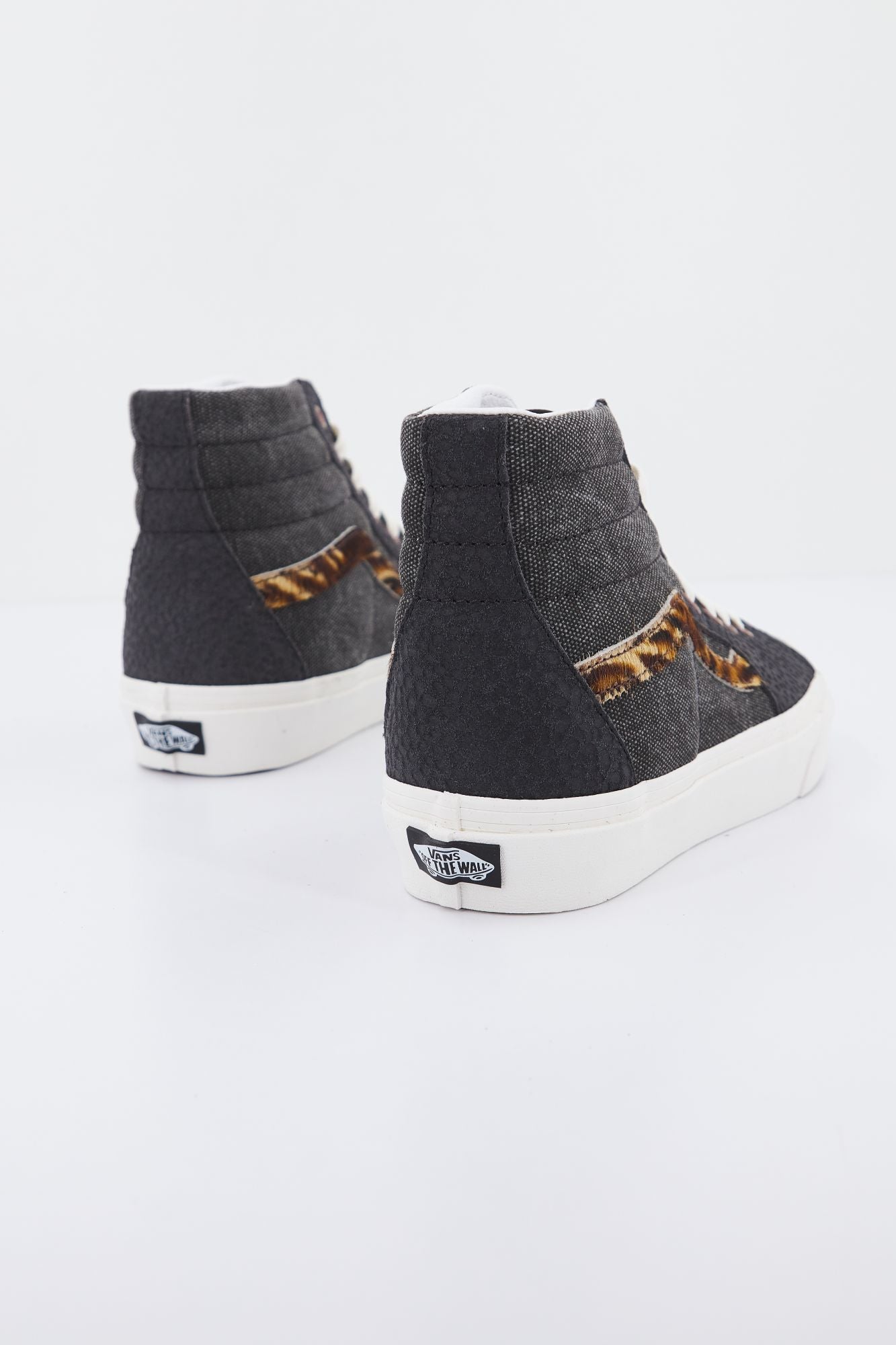 VANS  UA SK8-HI en color GRIS (3)