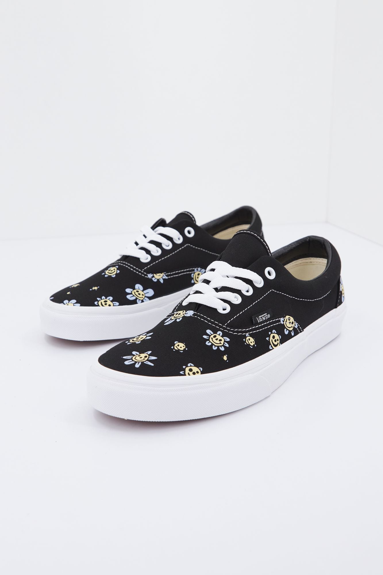 VANS  UA ERA en color FLORAL (2)