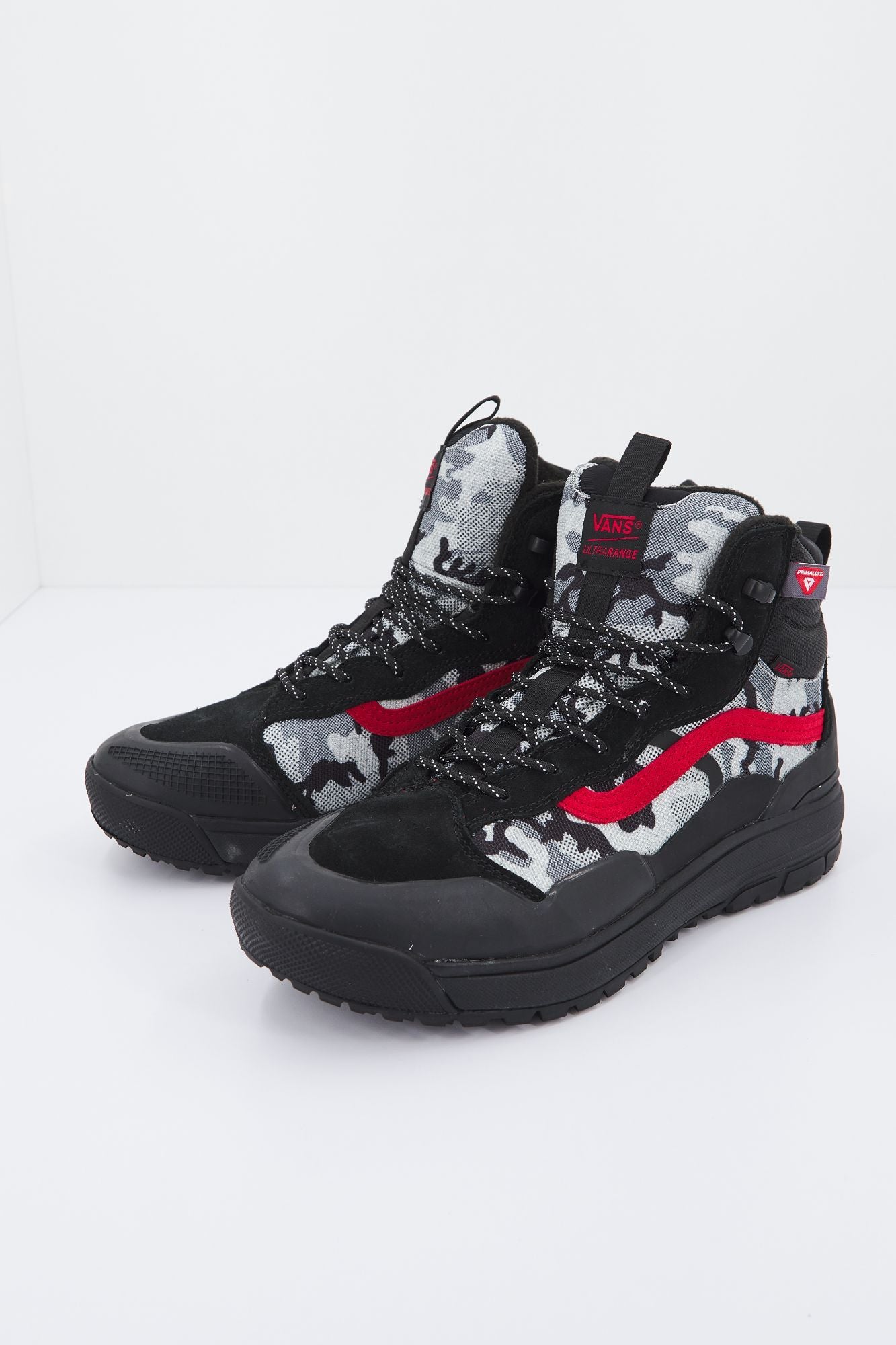 VANS  UA ULTRARANGE en color NEGRO (3)