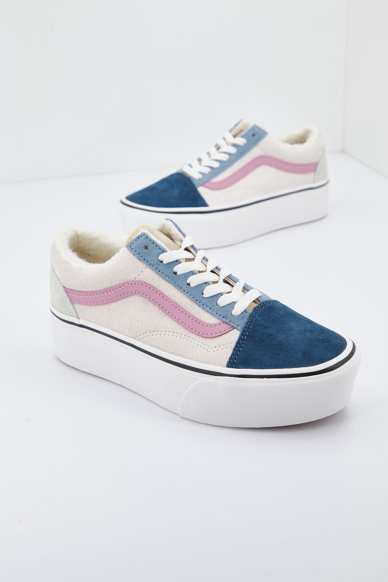VANS  UA OLD SKOOL en color BLANCO (1)