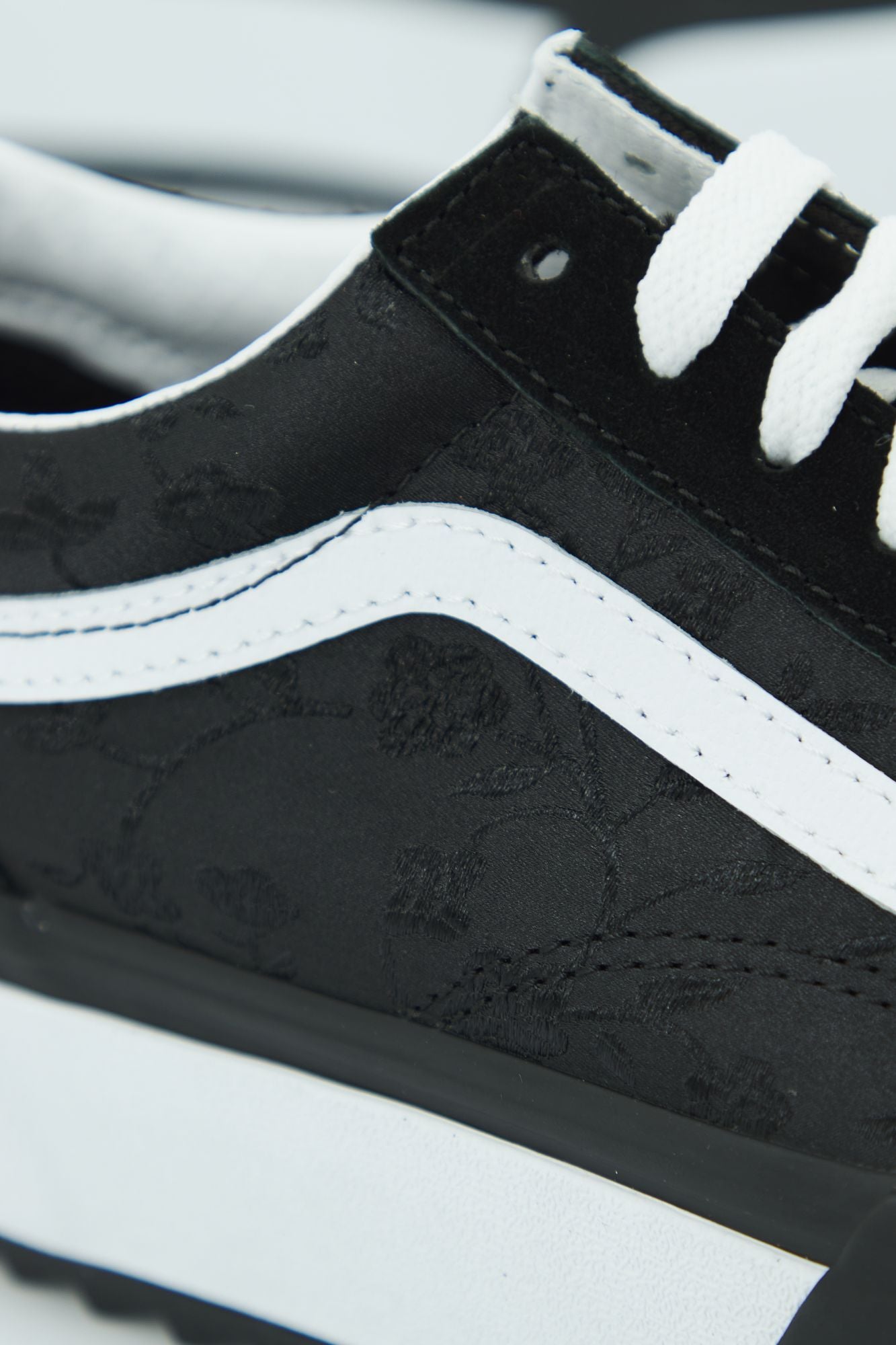VANS UA OLD SKOOL STACKED en color NEGRO (4)