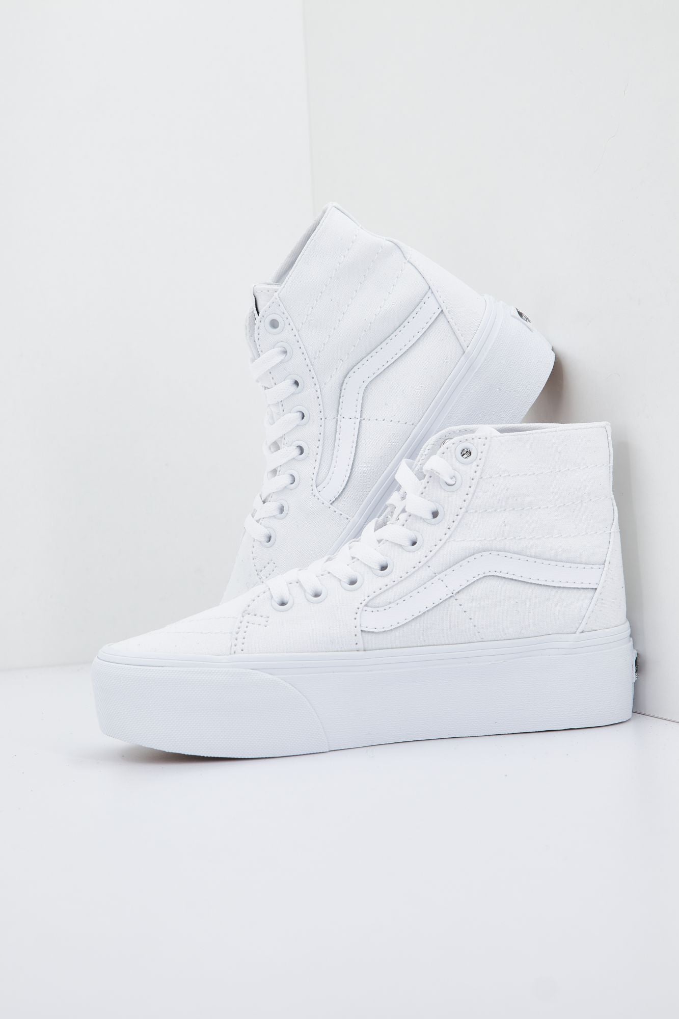 VANS VN0A5JMKW001  en color BLANCO (2)
