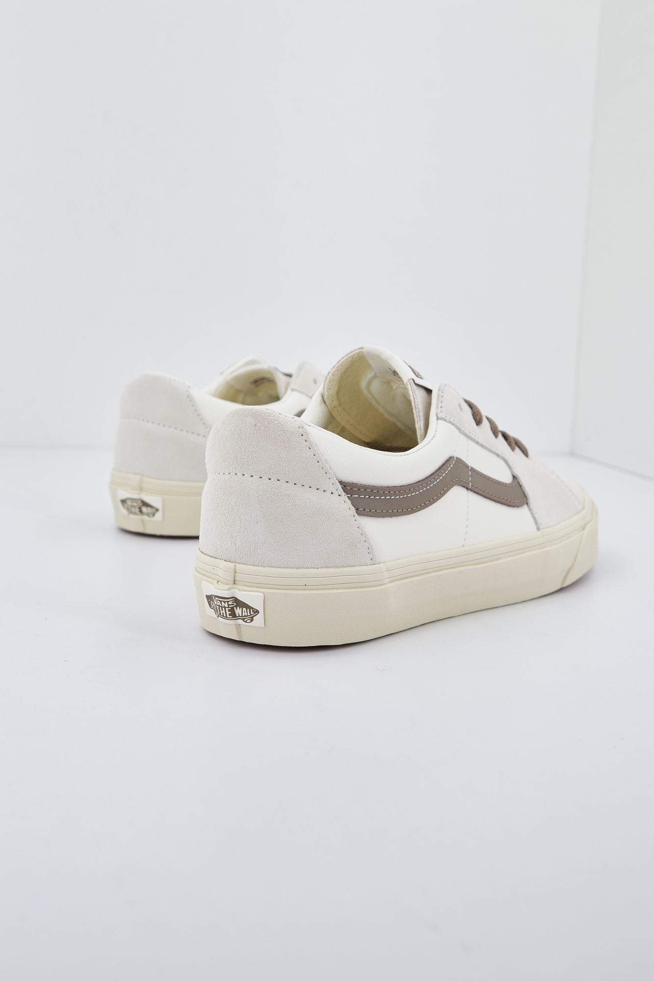 VANS UA SK8-LOW en color BLANCO (2)