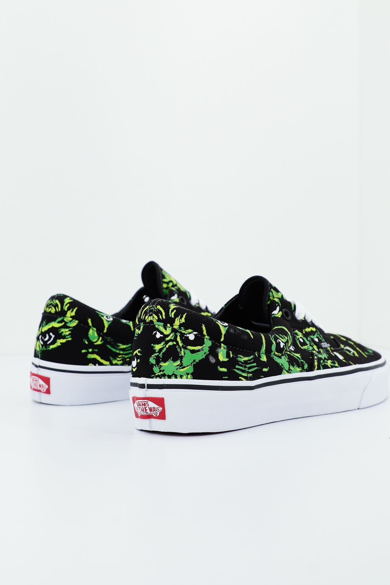 VANS UA ERA en color NEGRO (2)