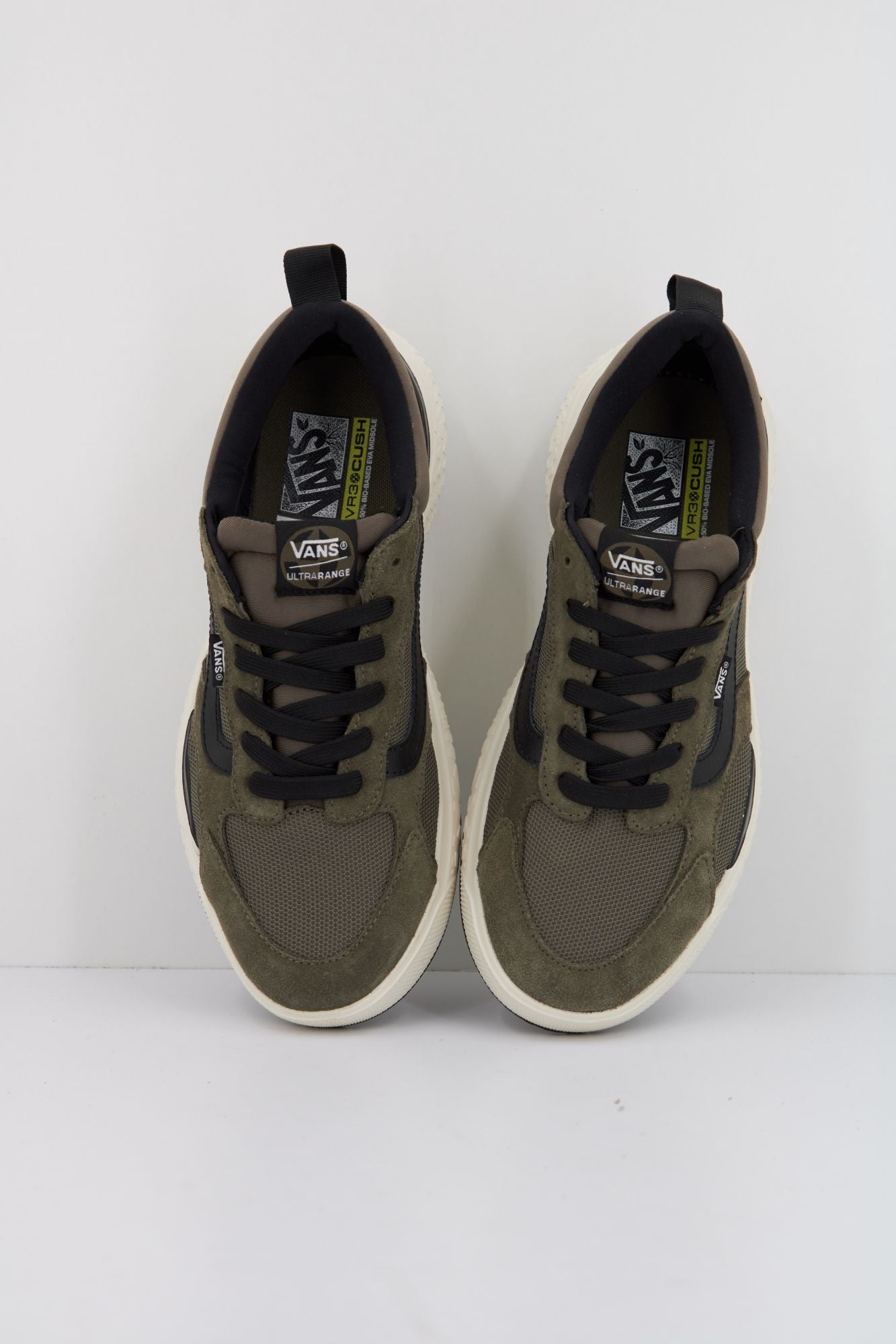 VANS  ULTRARANGE NEO VR3 en color VERDE (2)