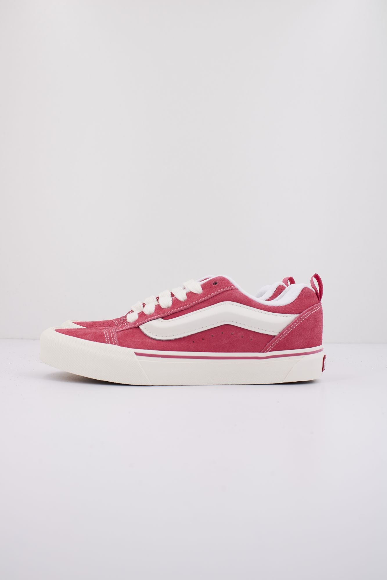 VANS KNU SKOOL RETRO en color ROSA (1)