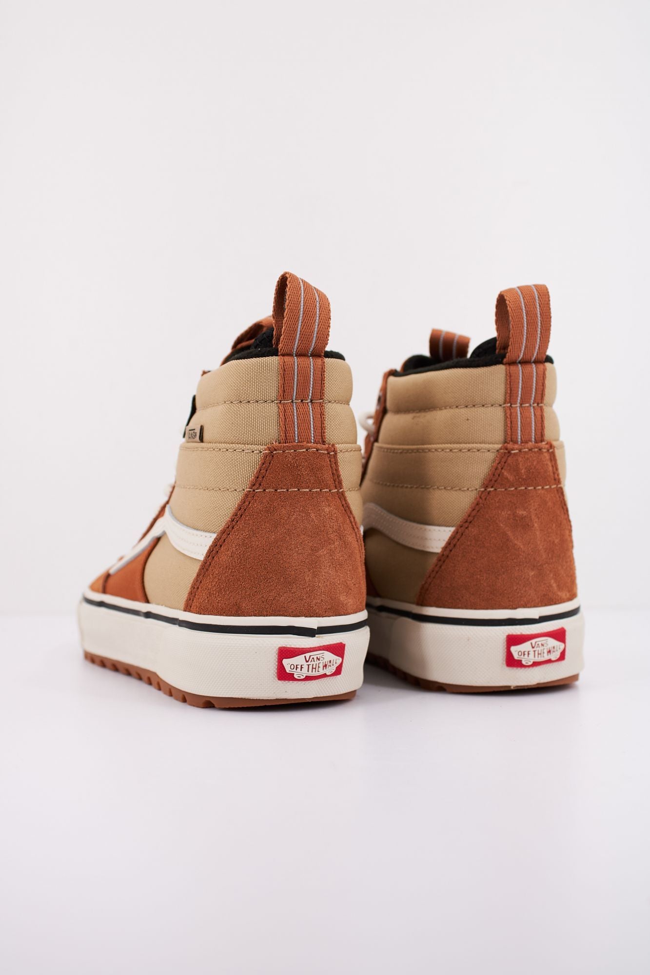 VANS MTE SK8-HI WATERPROOF en color MARRON (4)