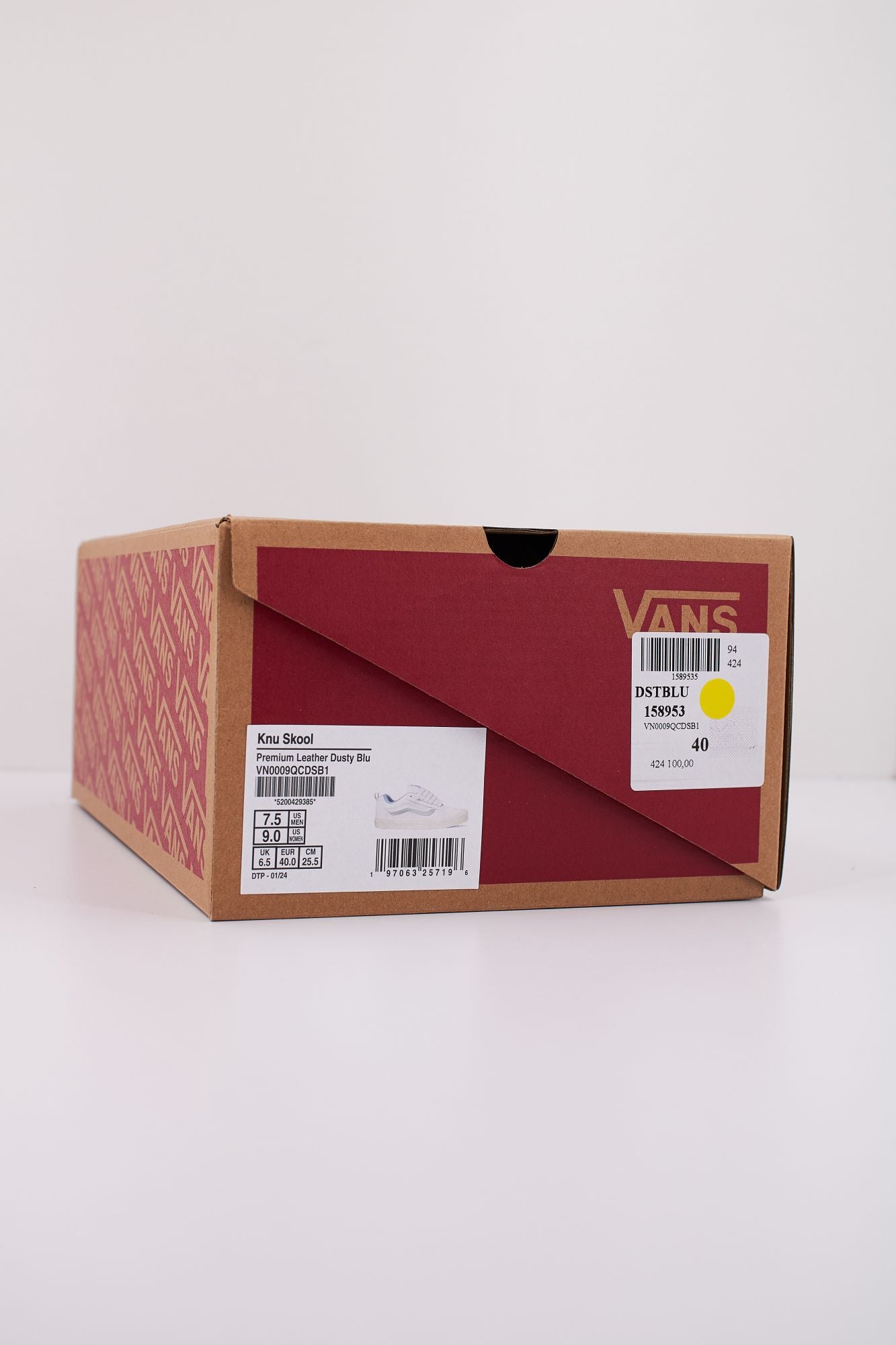 VANS  KNU SKOOL PREMIUM LEAT en color BLANCO (6)