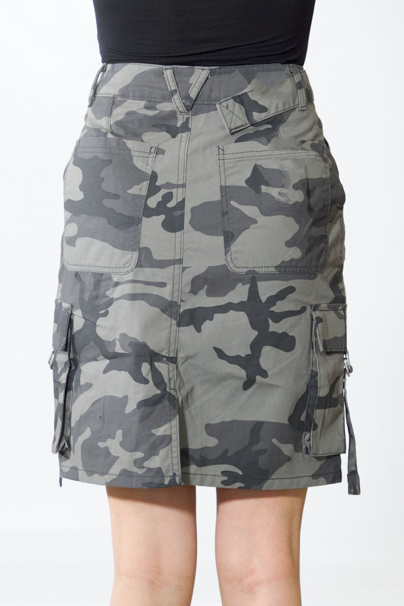 VANS  COBRA CARGO SKIRT en color GRIS (3)