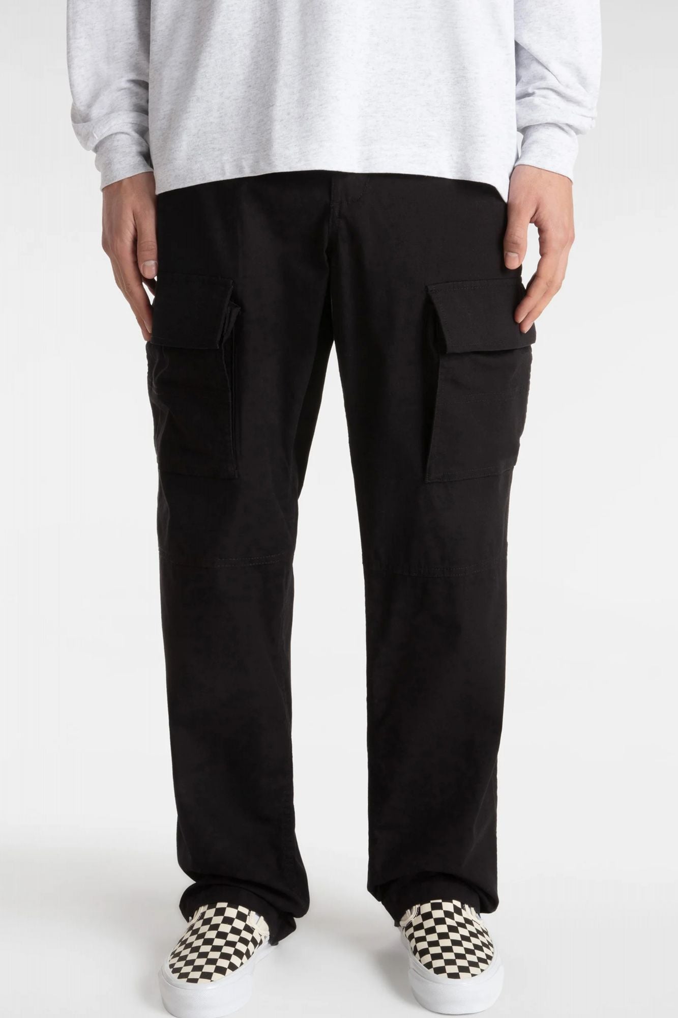 VANS FATIGUE CARGO LOOSE TA en color NEGRO (1)