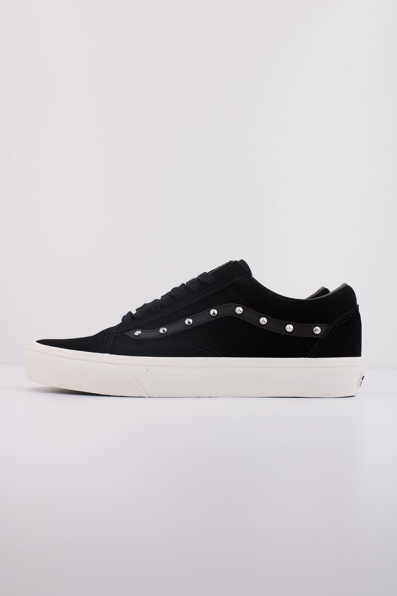 VANS OLD SKOOL en color NEGRO (1)