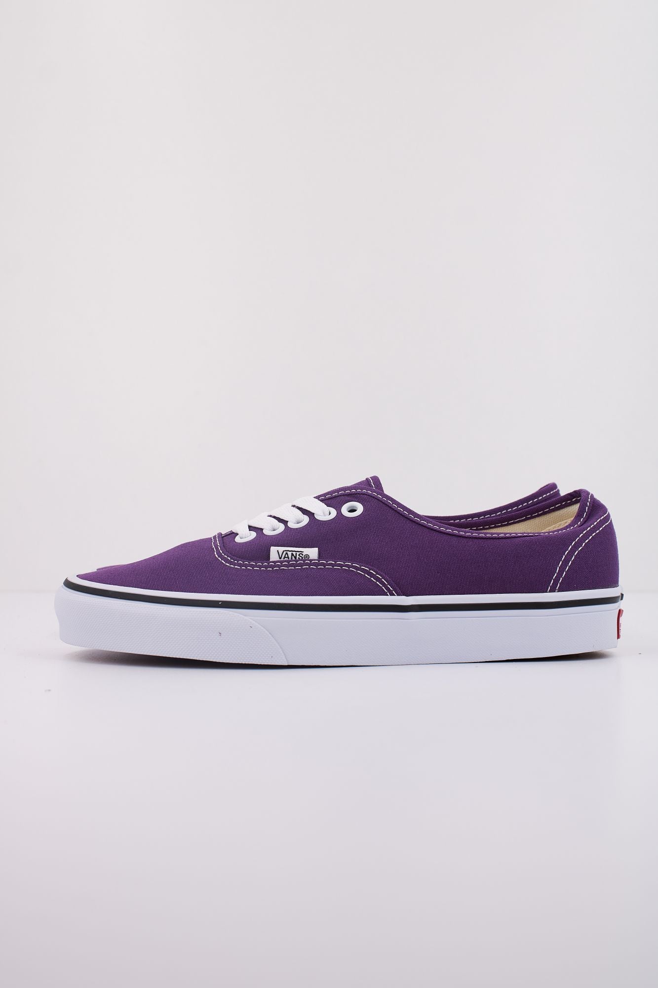 VANS AUTHENTIC  en color VIOLETA (1)