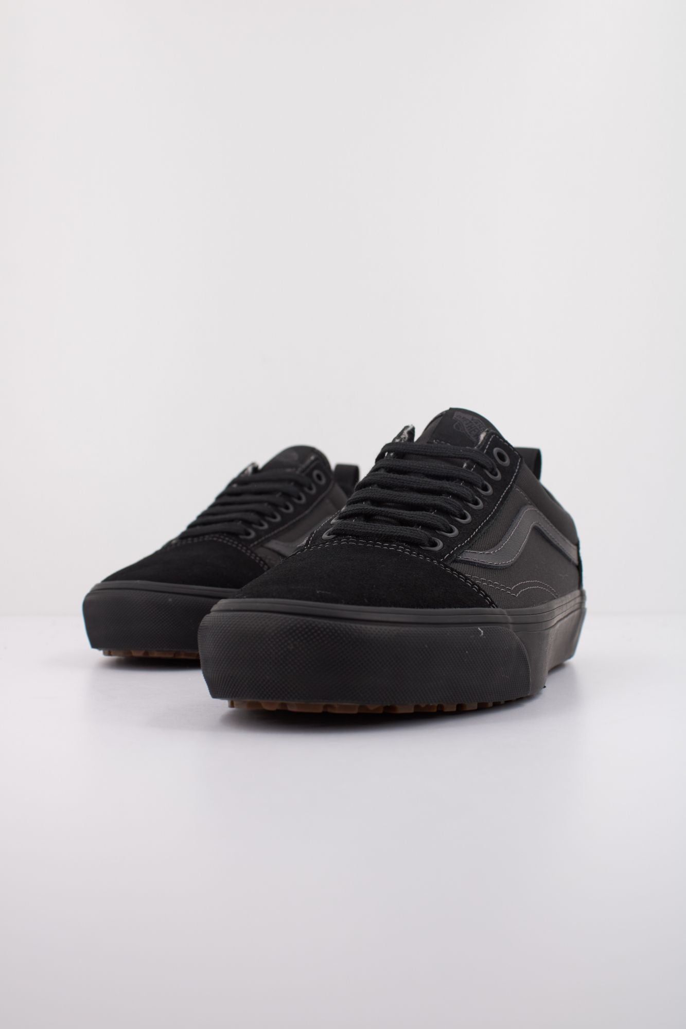 VANS MTE OLD SKOOL INSULATE en color NEGRO (2)