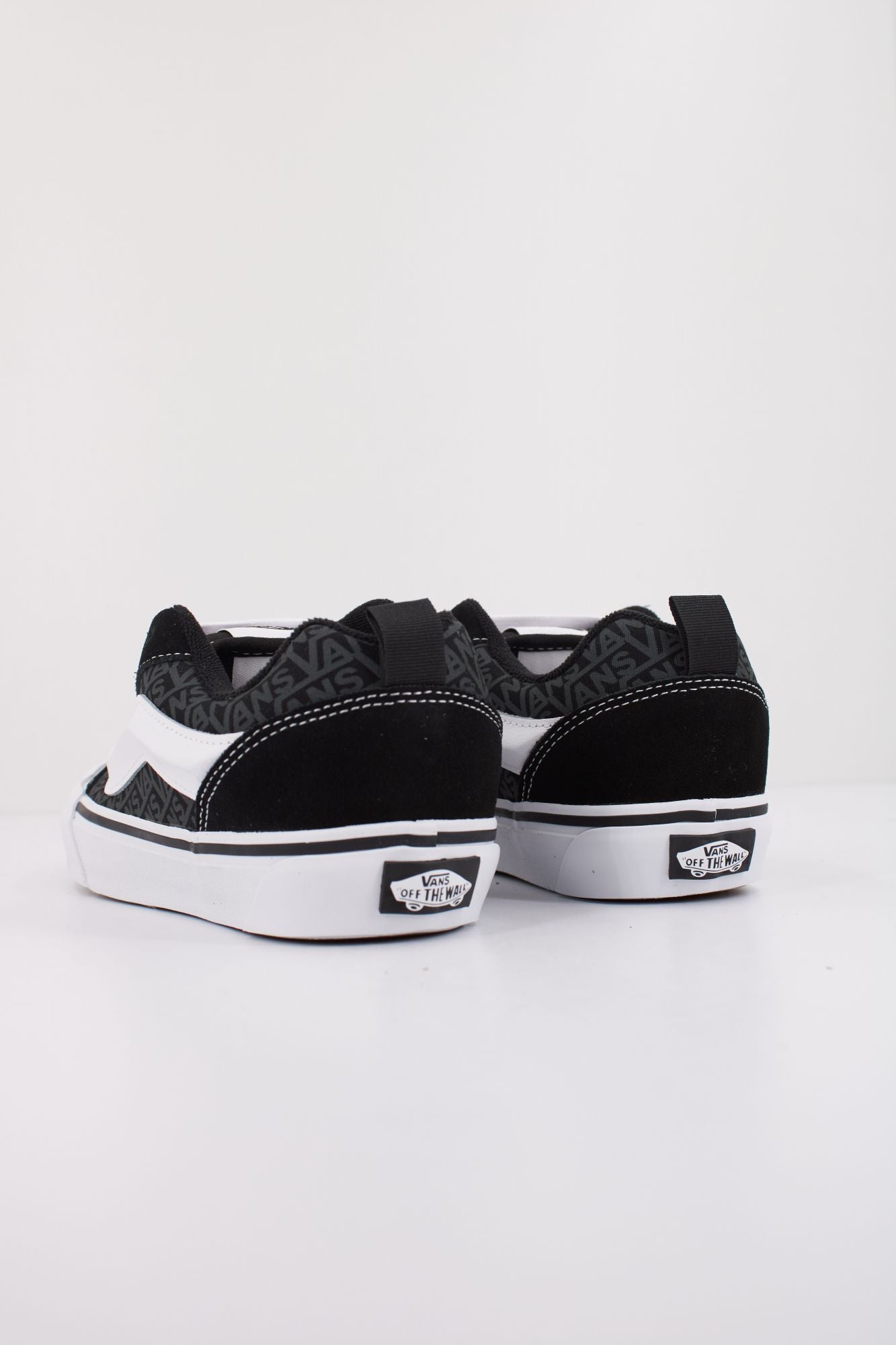 VANS  KNU SKOOL  en color NEGRO (4)
